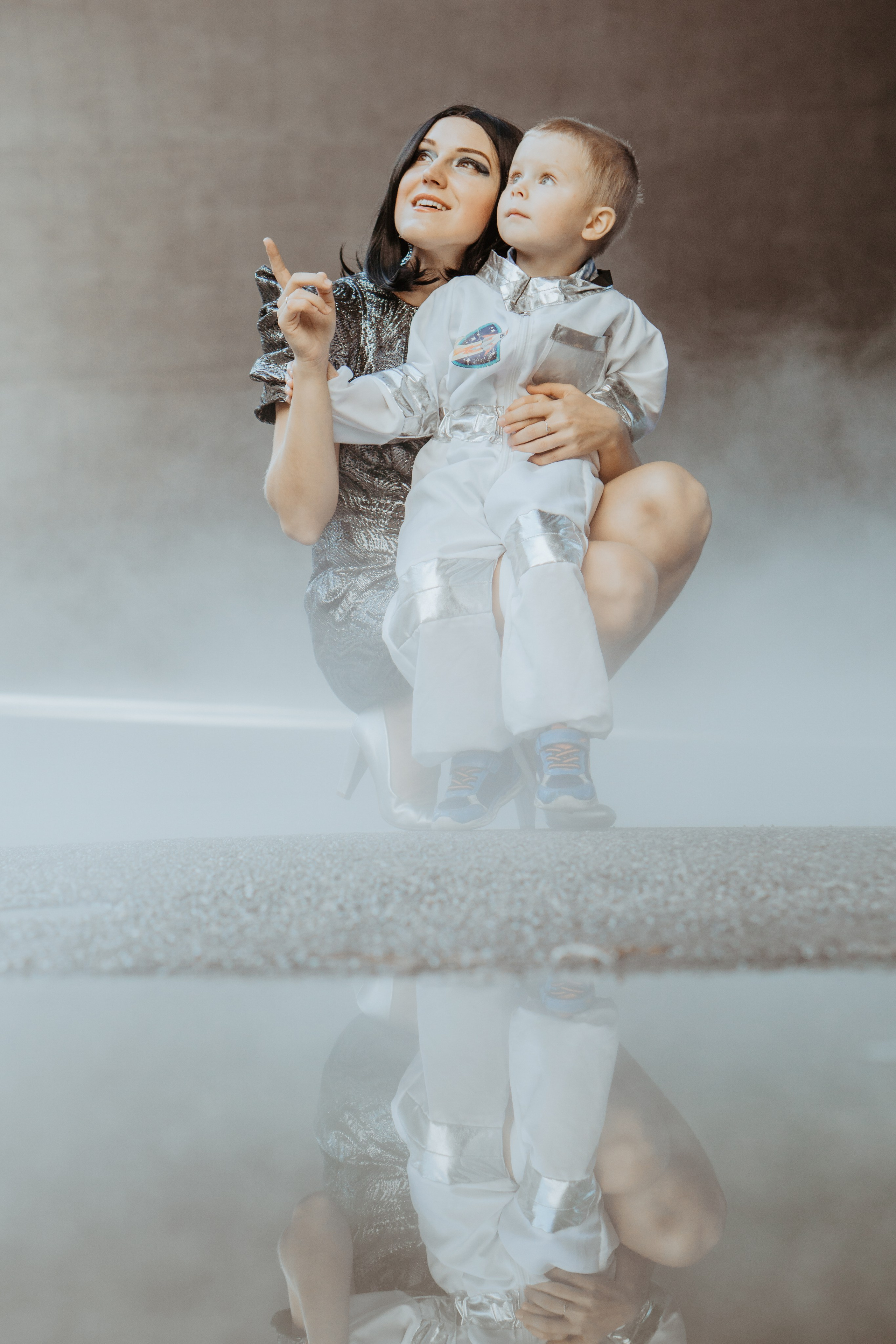 Brave astronaut and beautiful alien. Family photographer Aargau Zurich