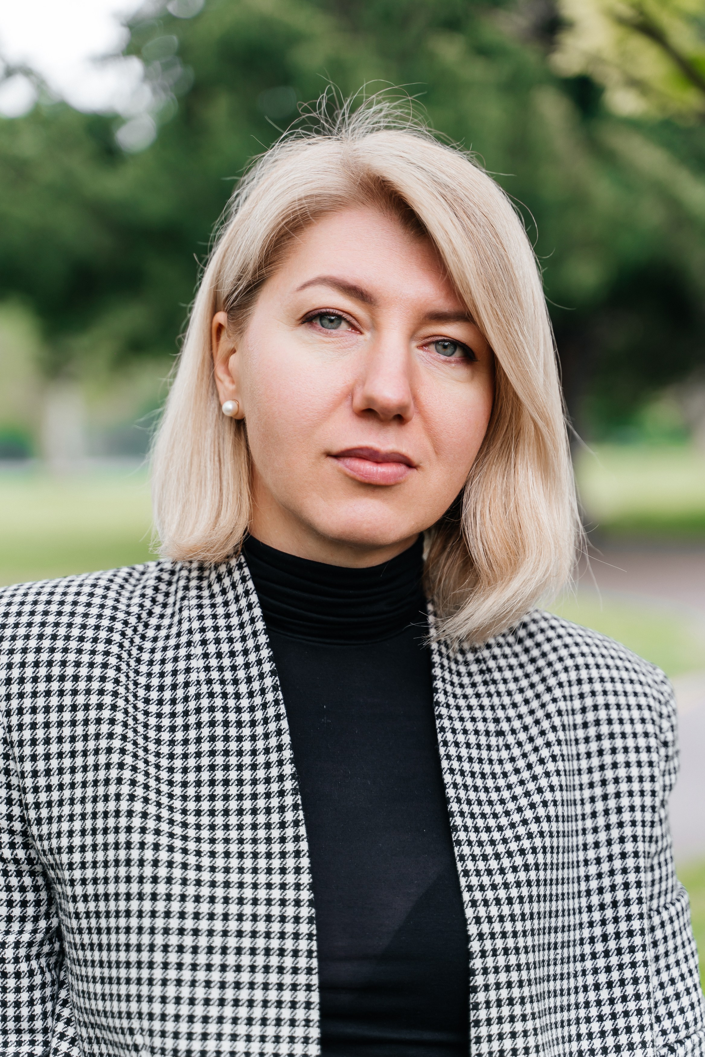 Headshot. Photographer in England Ekaterina Romanova