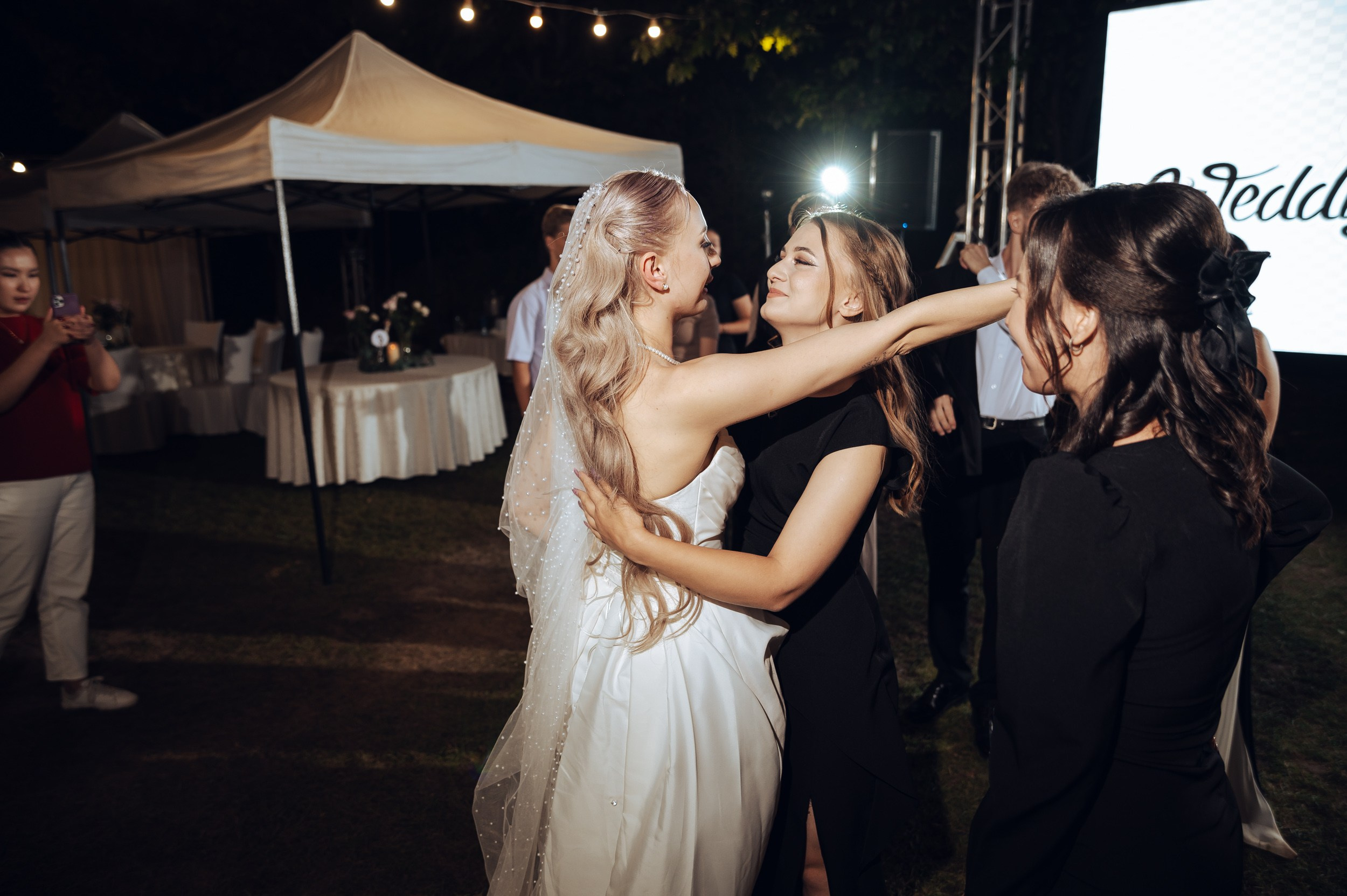 Алексей & Анастасия. Фотограф в Бишкеке Андрей Кавешников