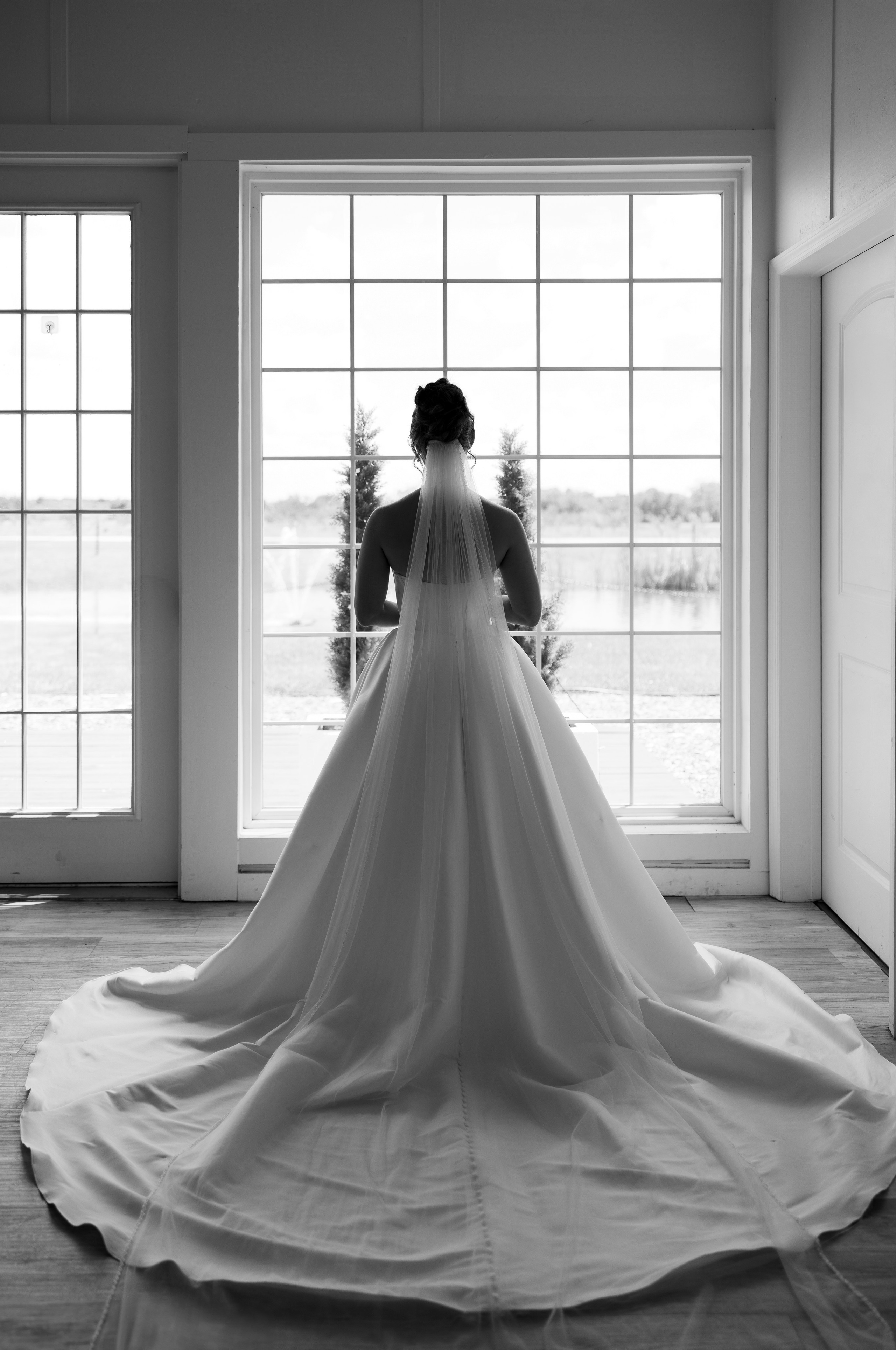 Alexsa and Robert. Ever After Farm Peach. Photographer Anastasia Nagibina