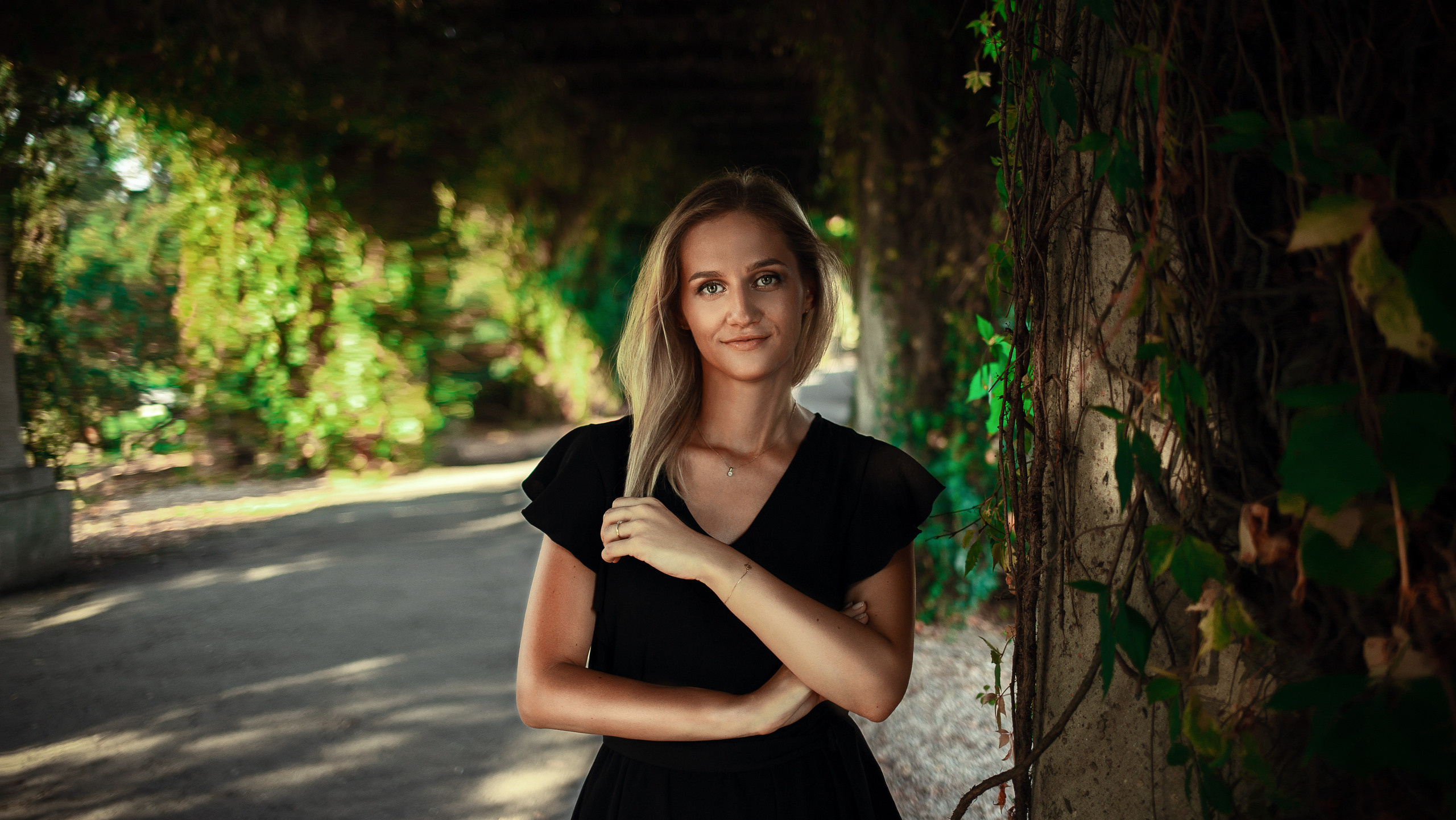 Monika | Outdoors photo session, Dimitri Ilkov photography. Dimitri Ilkov Photography — Capturing Life’s Moments in Edmonton, Cana