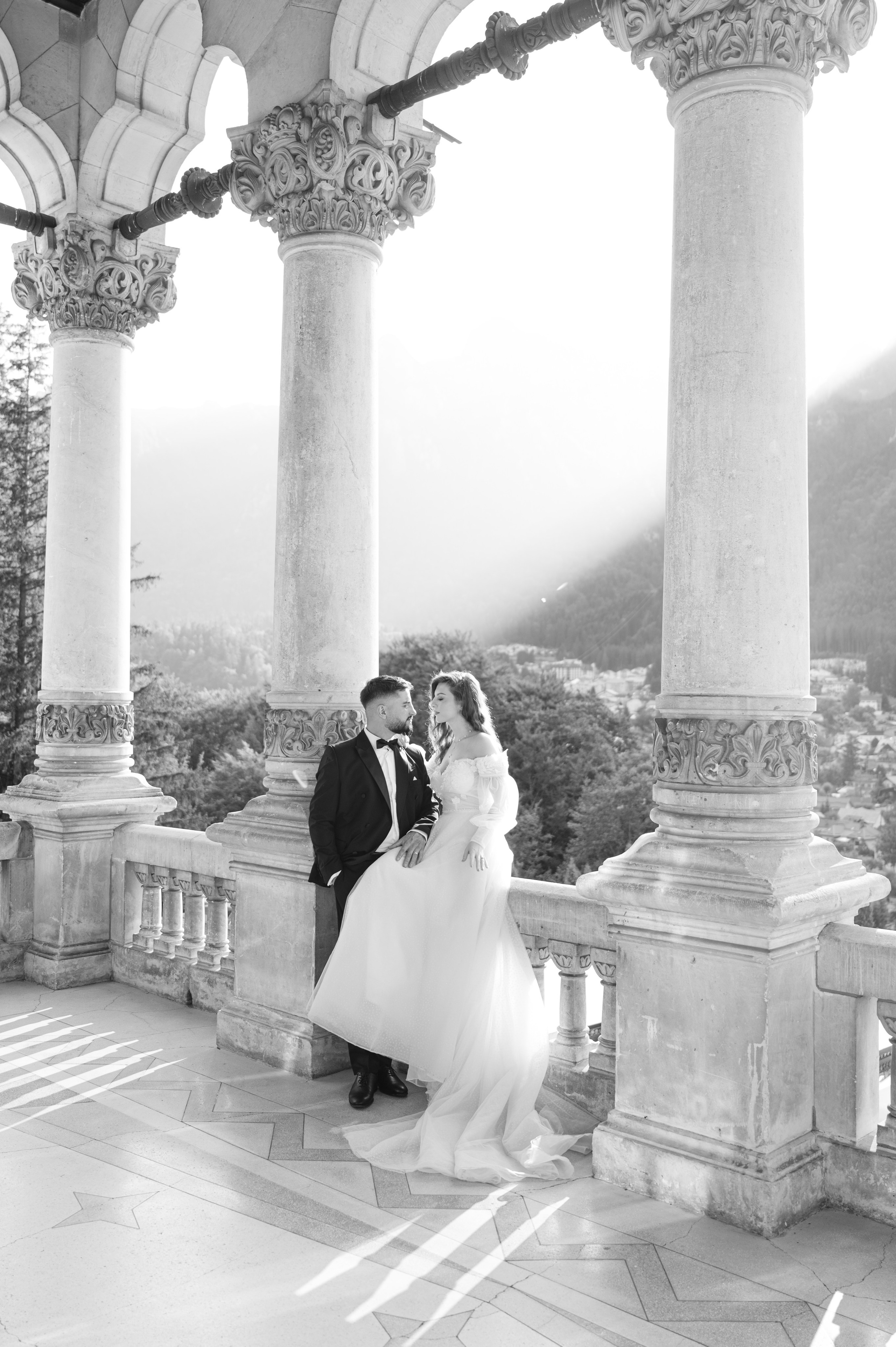 Sedinta foto trash the dress la castelul Cantacuzino