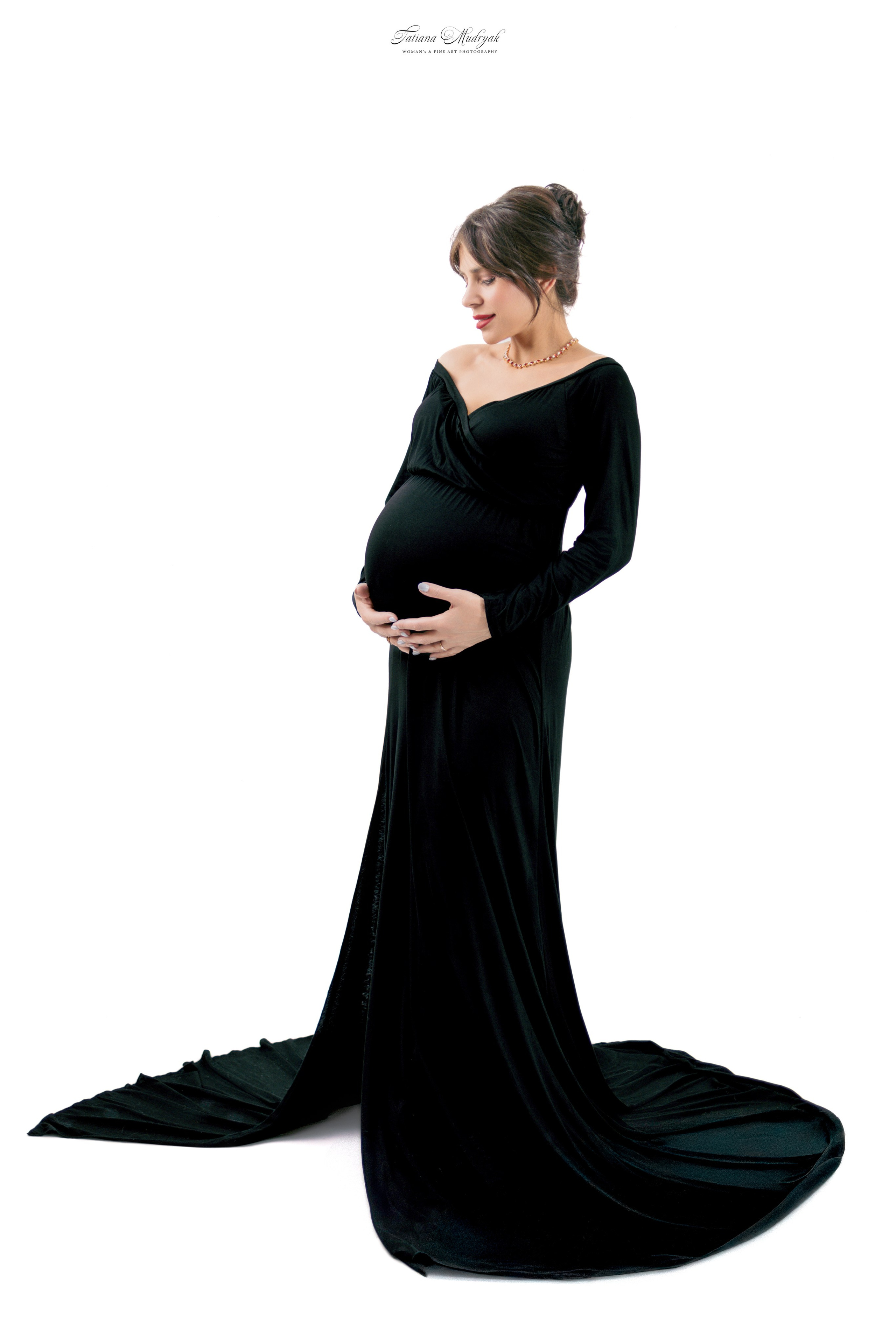 Maternity Wardrobe — Dresses Included for Your Session. Family & Maternity Photographer in Dresden Tatiana Mudryak