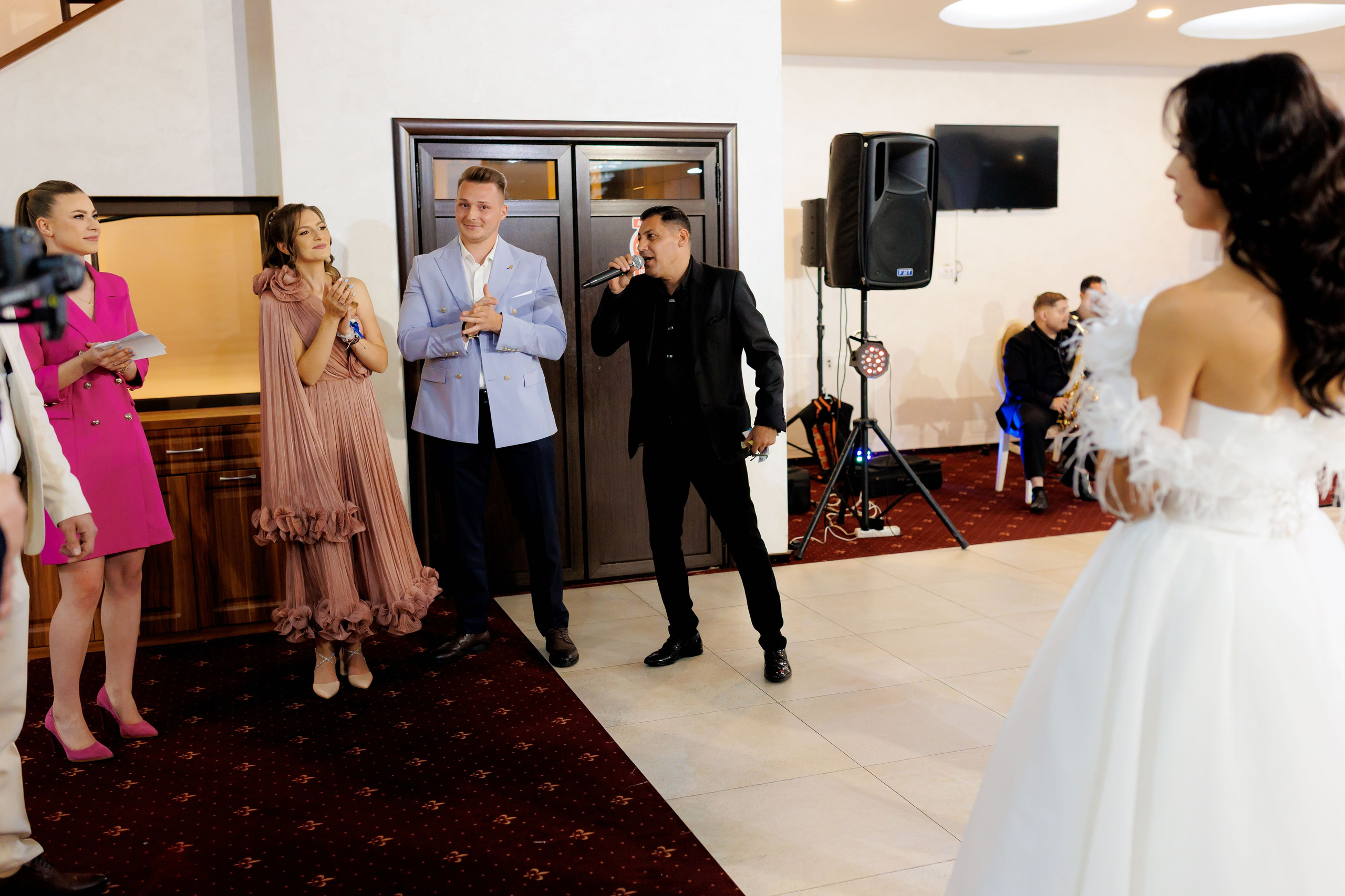 Loredana & Emilian – Ziua Nunții | Videografie - fotografie Botez Suceava, Iași, Botoșani. Servicii foto-video profesionale, pentru momente de neuitat