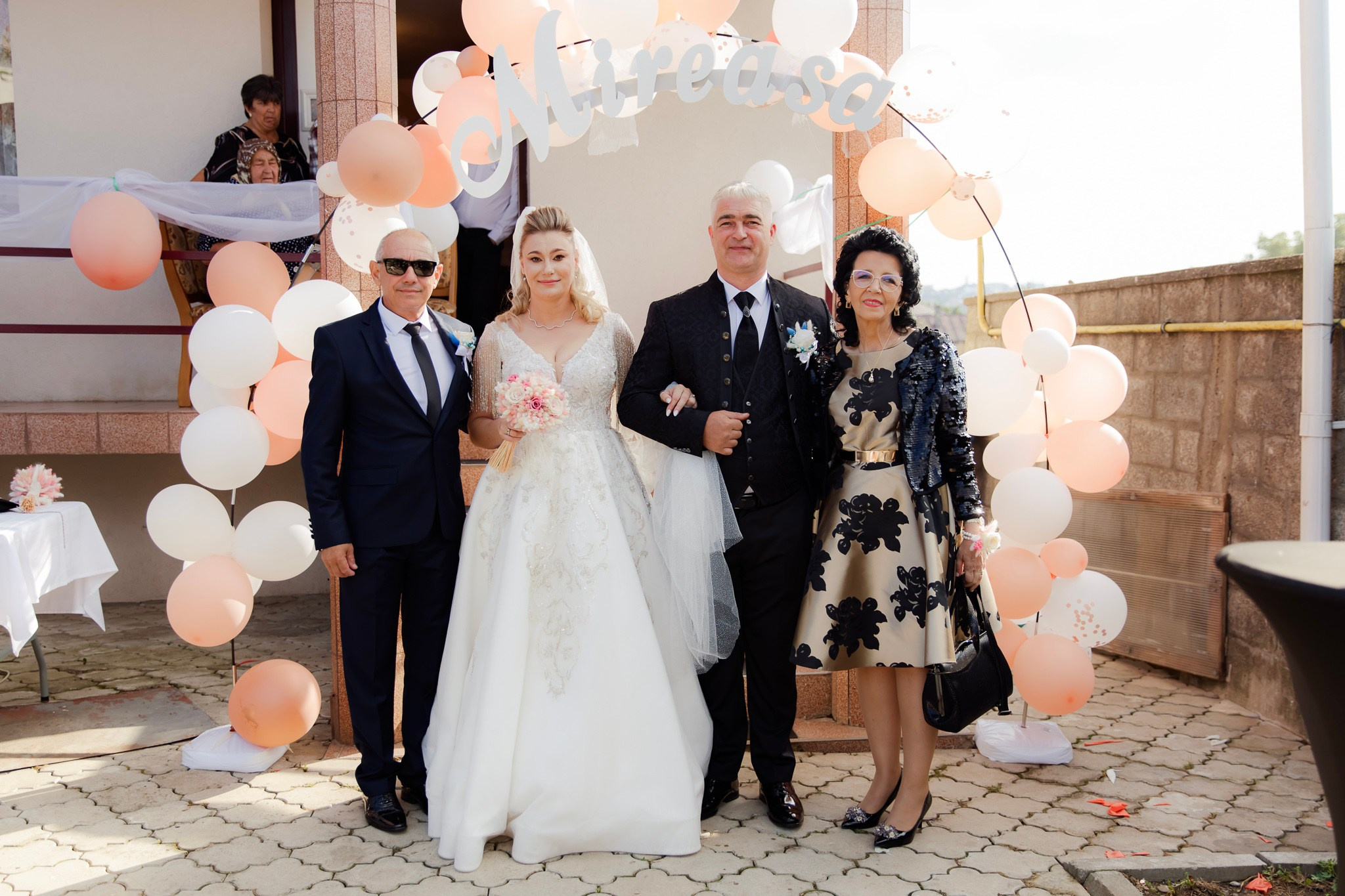 Mihai & Oana. Servicii foto-video profesionale, pentru momente de neuitat