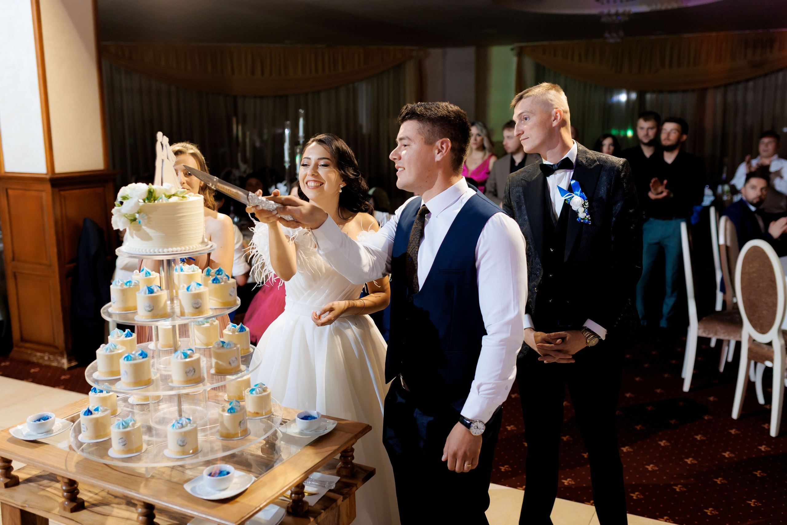 Loredana & Emilian – Ziua Nunții | Videografie - fotografie Botez Suceava, Iași, Botoșani. Servicii foto-video profesionale, pentru momente de neuitat