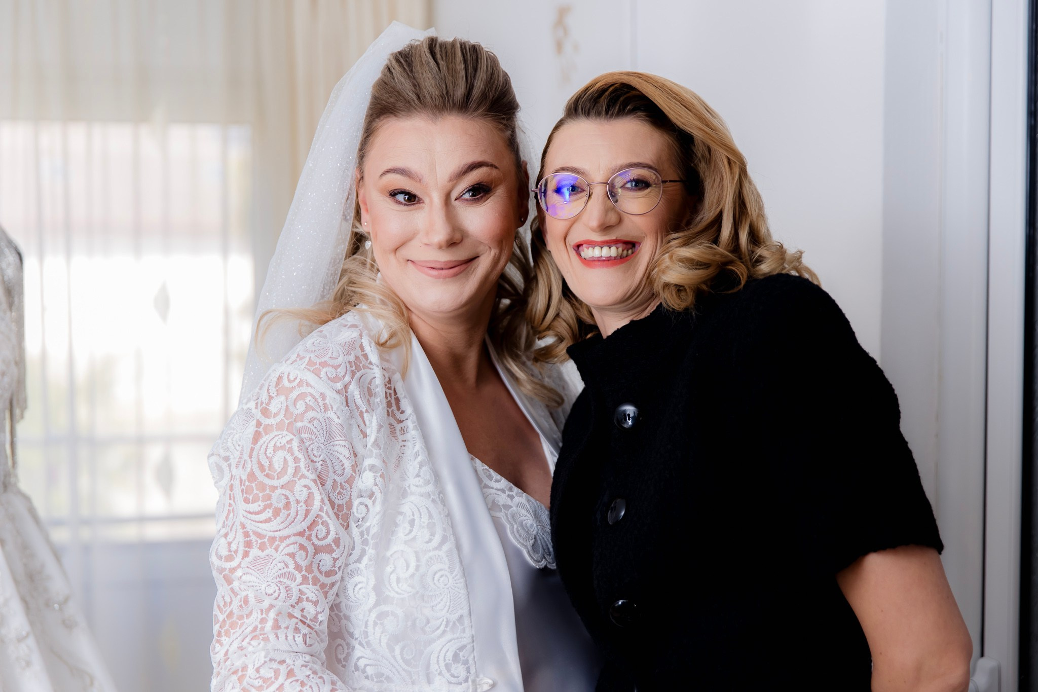 Mihai & Oana. Servicii foto-video profesionale, pentru momente de neuitat