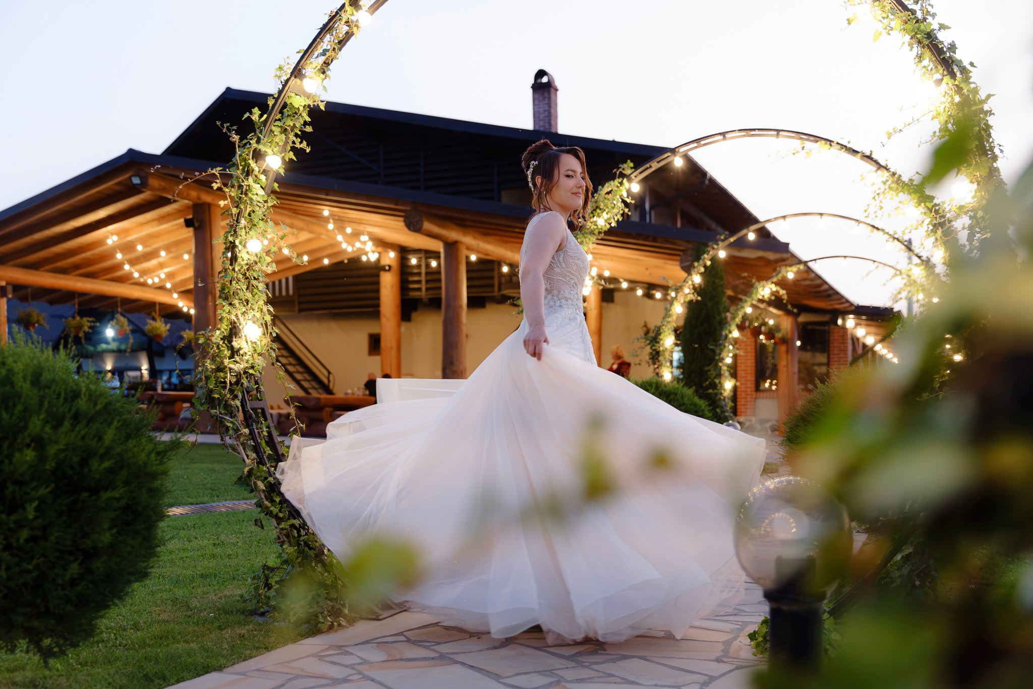 Ioana & Ionuț | Nuntă de poveste la Păstrăvăria Poiana din Mălini județul Suceava. Servicii foto-video profesionale, pentru momente de neuitat