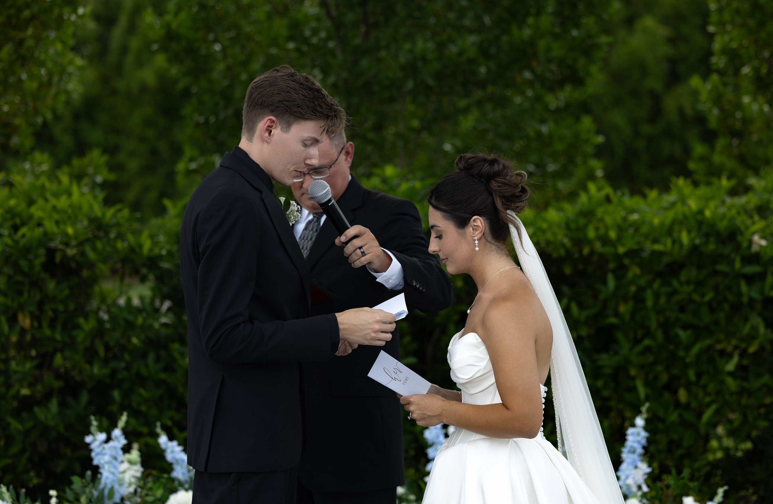 Alexsa and Robert. Ever After Farm Peach. Photographer Anastasia Nagibina