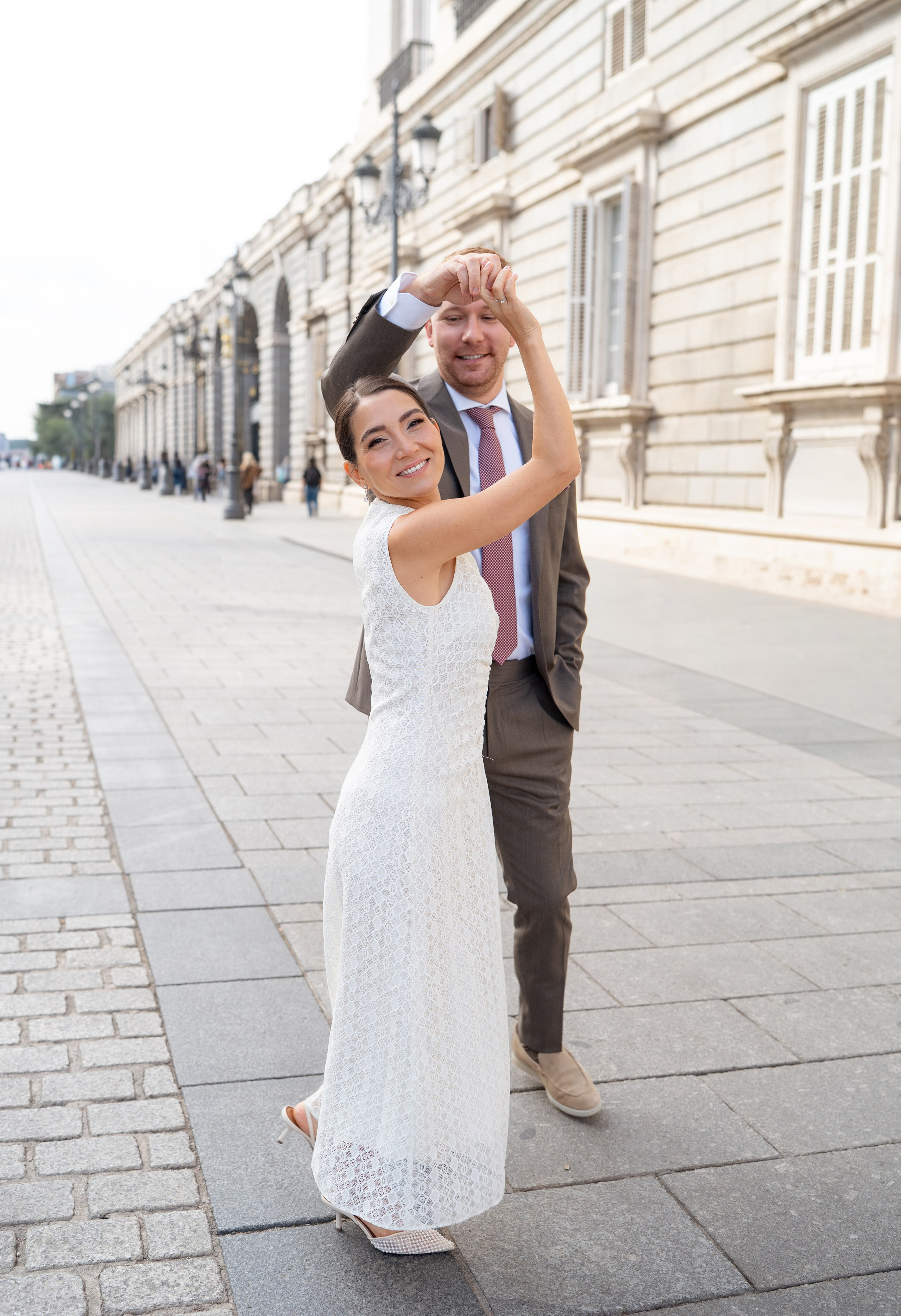 Elopement photoshoot in Madrid city centre. Fotógrafo en Madrid, España. Alyona Belyaninova