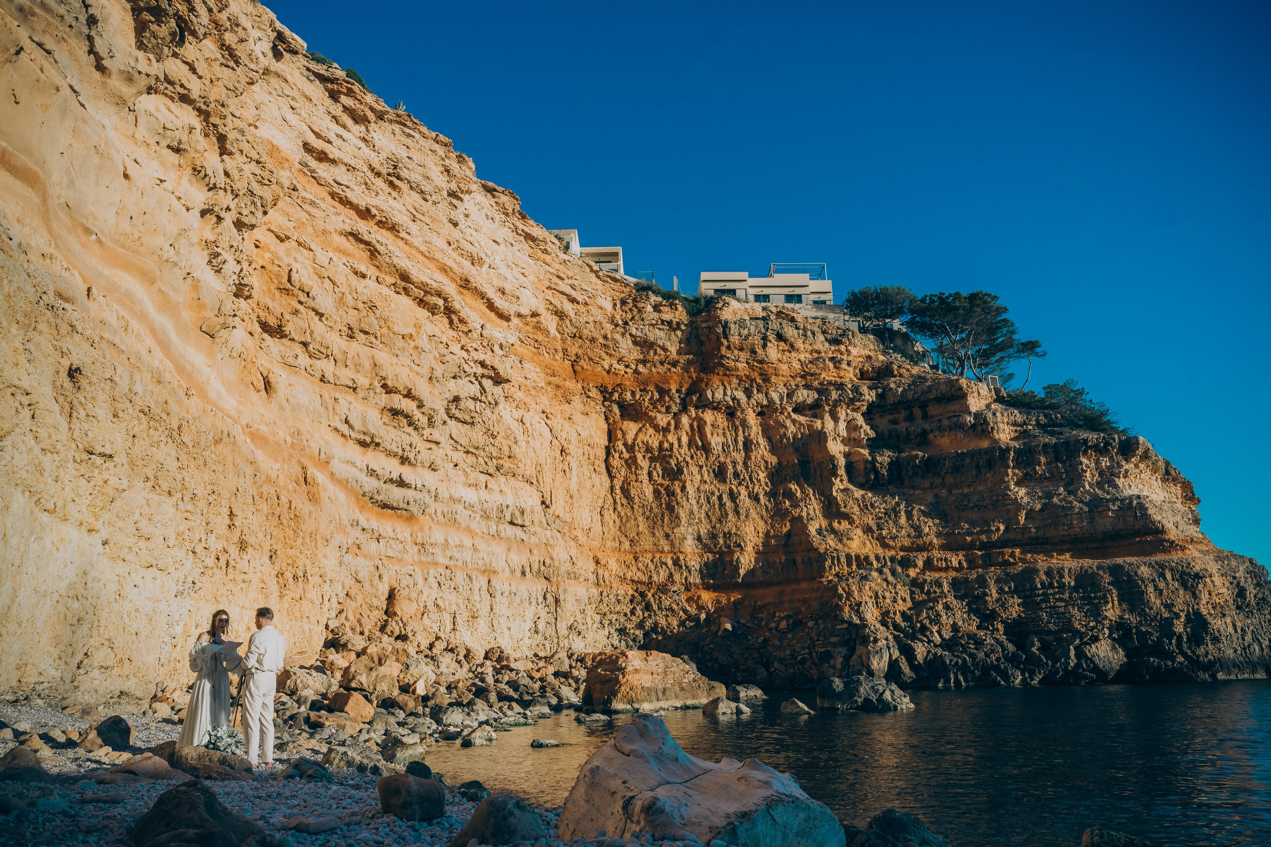 Intimate vow in the bay. Фотограф у Пальма де Майорка