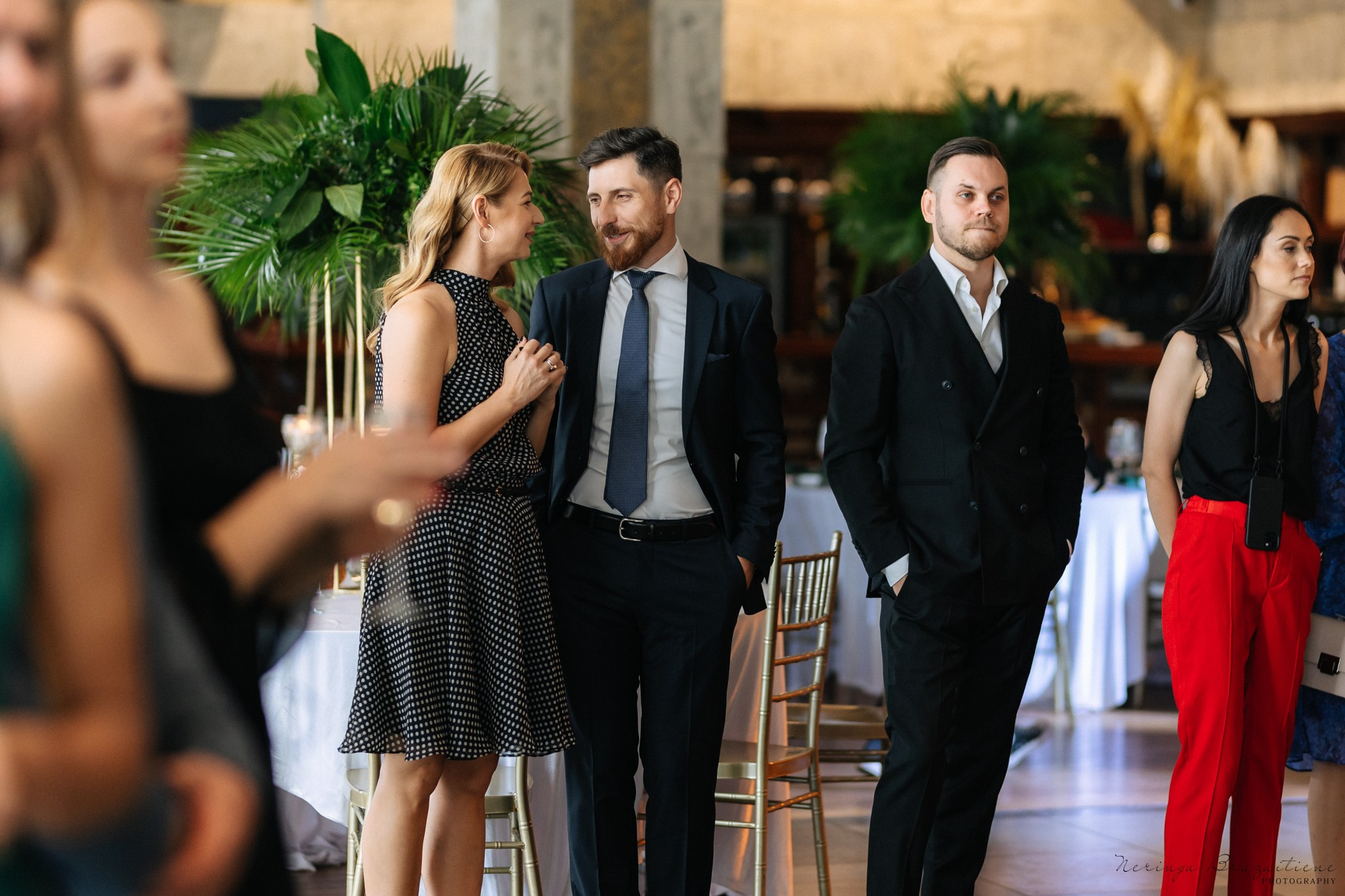 Vestuvinė fotosesija Kaune, Vienybės aikštėje, prie Lietuvos banko