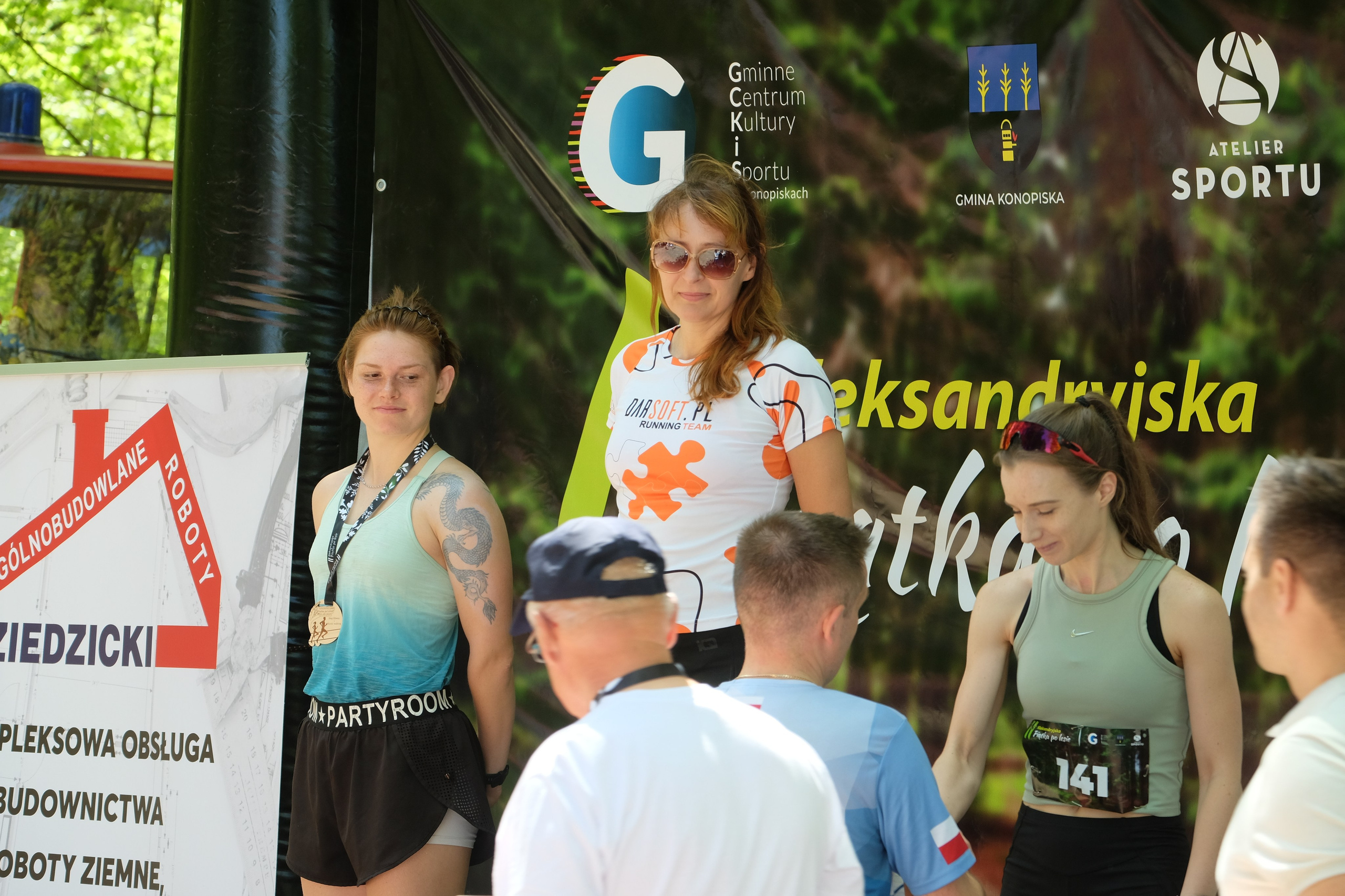 Aleksandryjska Piątka po lesie. Main