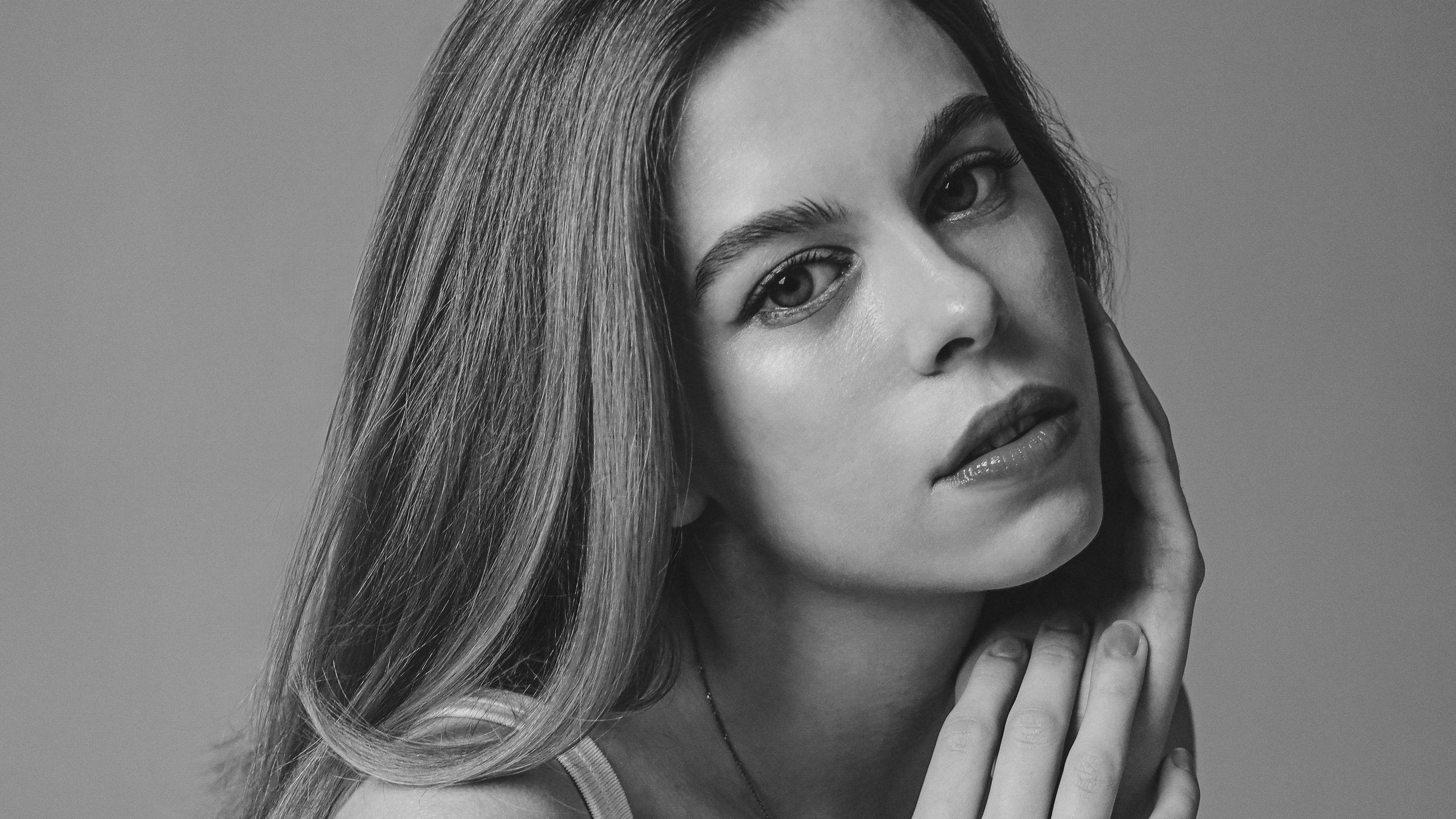 Studio Photoshoot of Irina in Paris | Vlada Photo Art. Photographer in Paris: Vlada PhotoArt