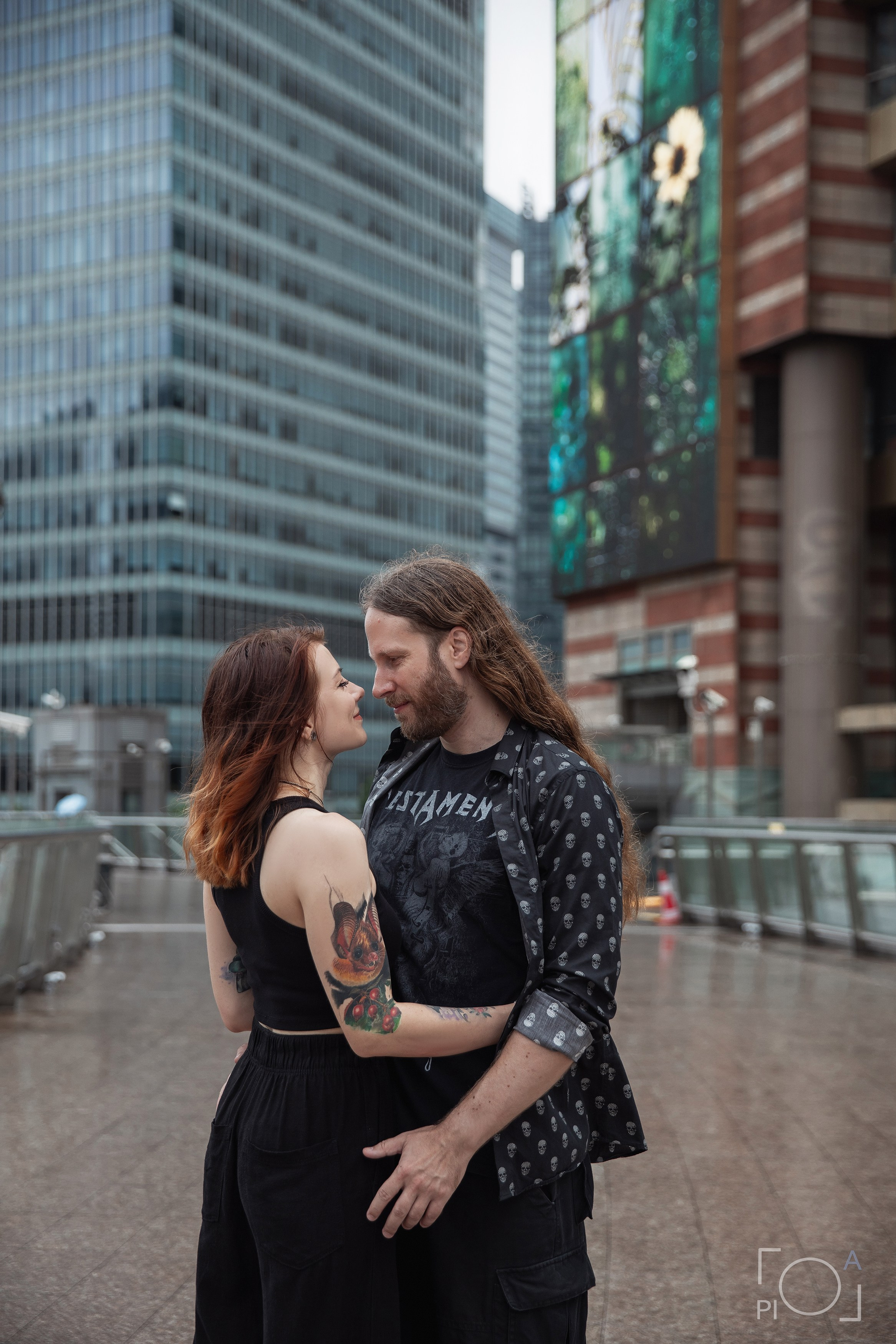 Влюбленая пара на Lujiazui, Шанхай