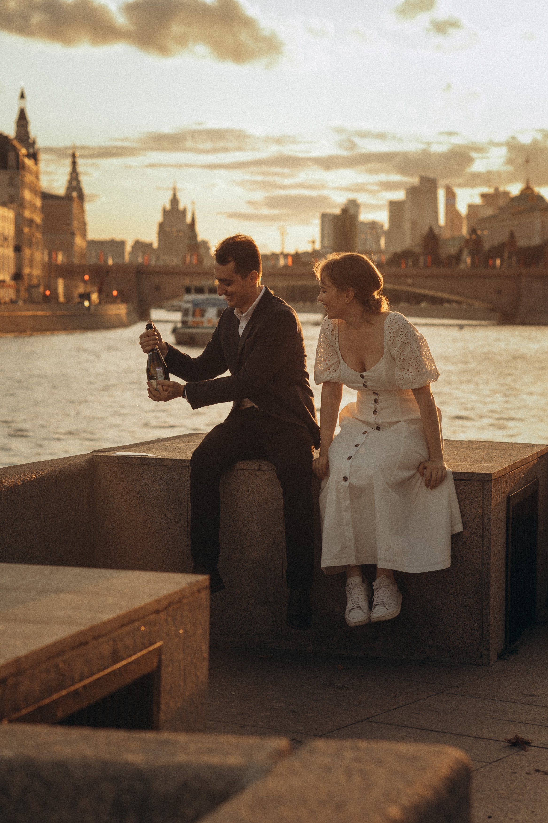 Elopement wedding photography in Ireland. Wedding & Family photographer in County Donegal and Dublin, Ireland