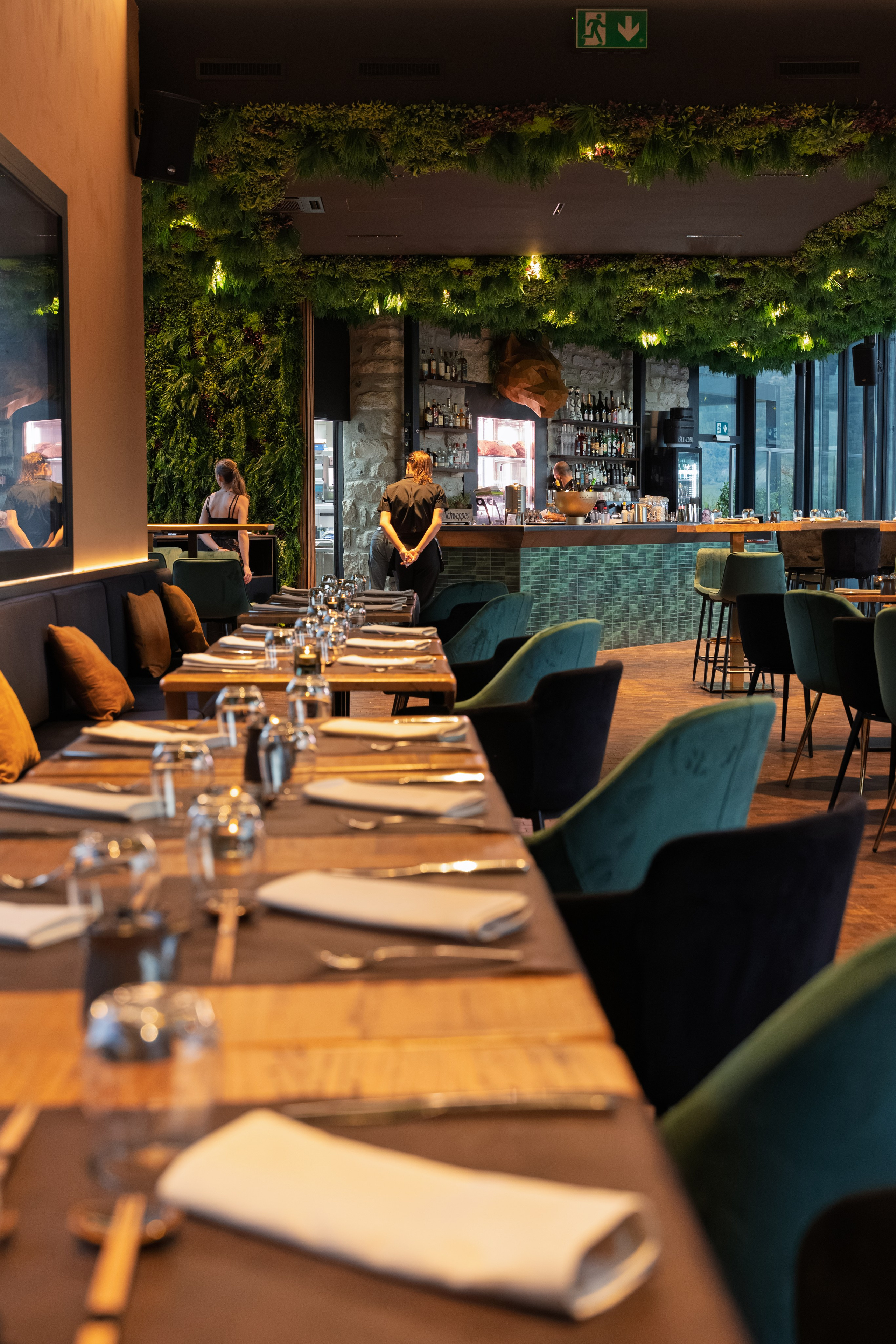 Ouverture du restaurant-club « Instinct  Amazonia » Sion. Photographe Suisse Tatiana Lyzhina