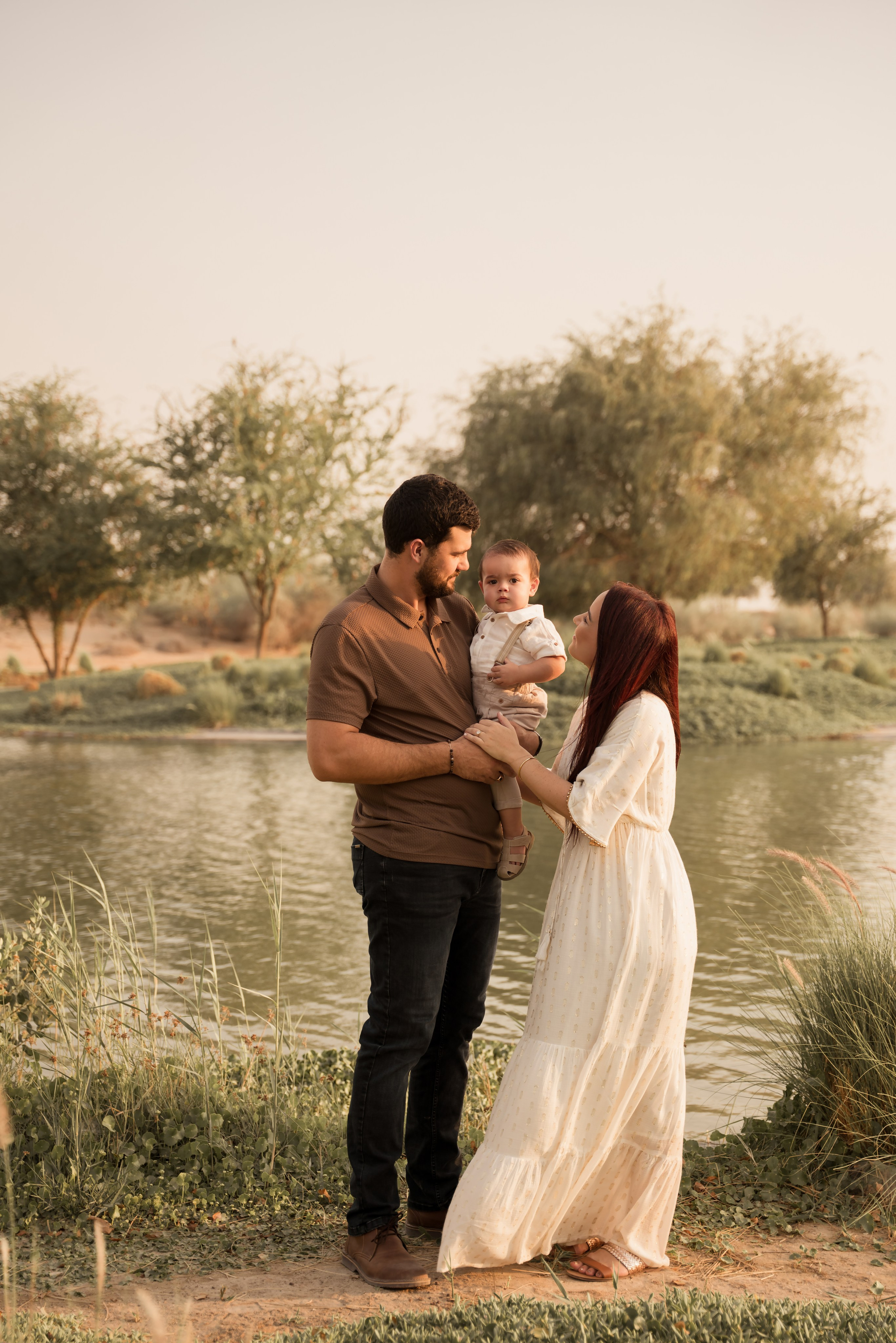 Cake by the Lake. Angela Iakovleva — Family Photographer in Dubai