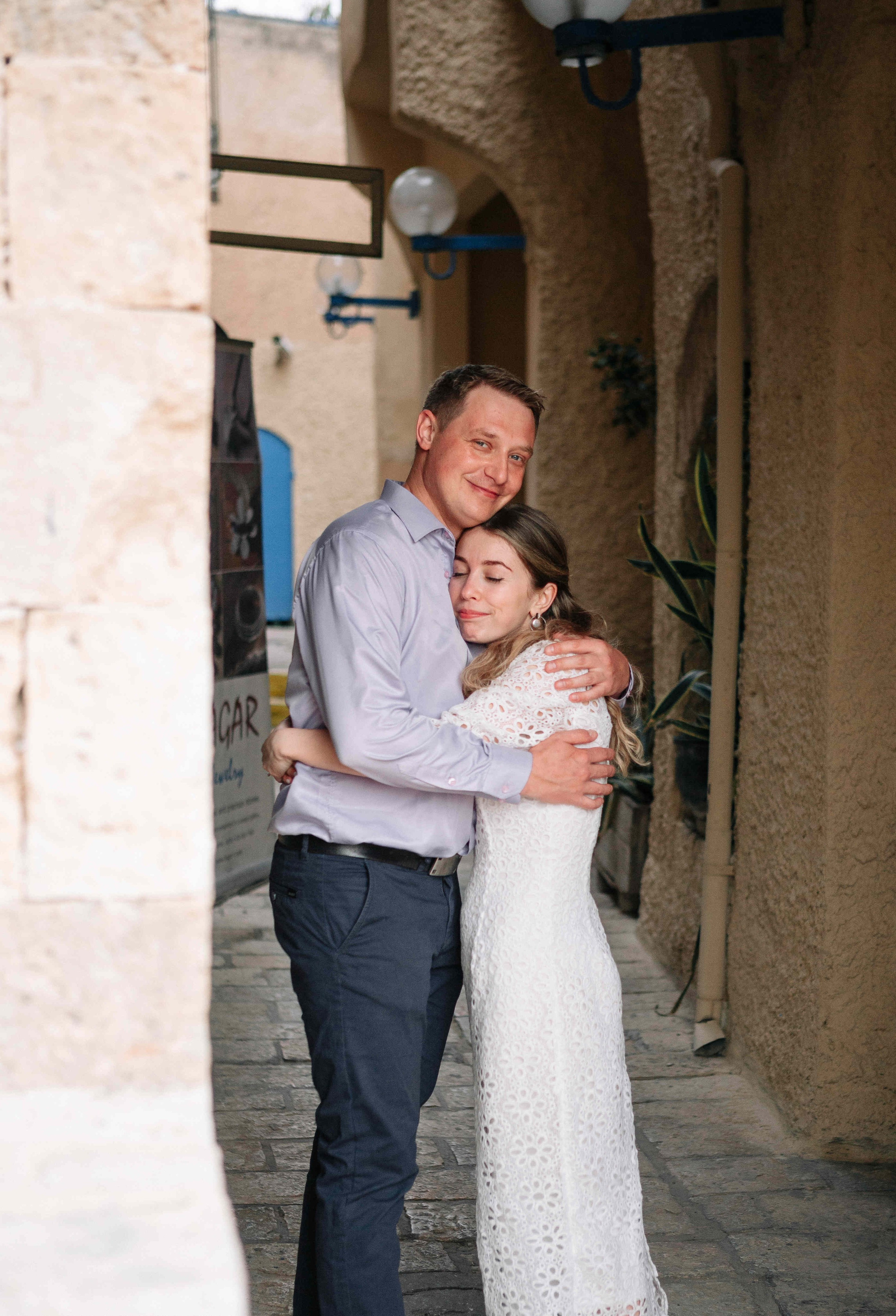 LOVERS IN JAFFO. PHOTOGRAPHER IN ISRAEL