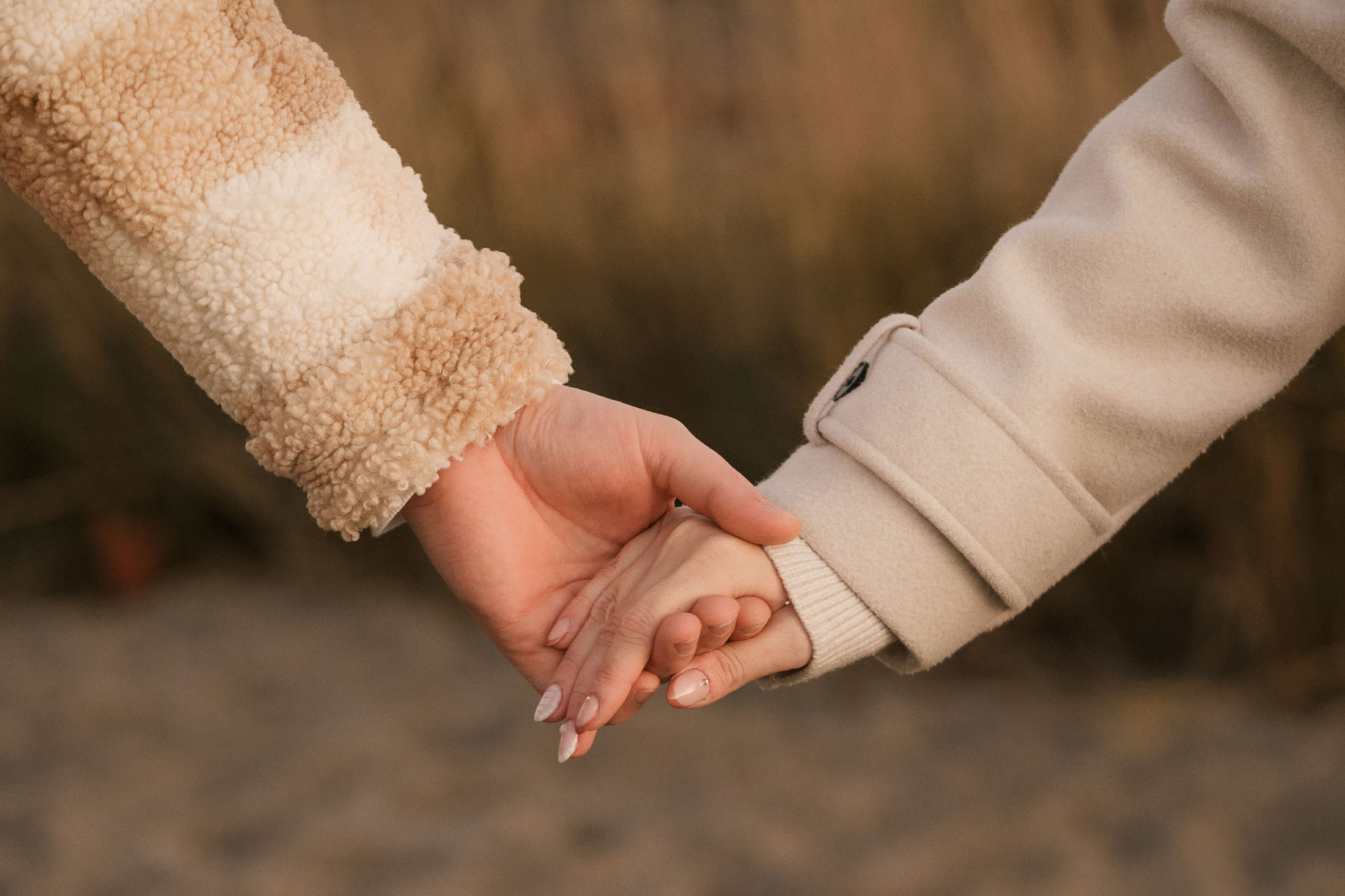 J & S, parikuvaus meren rannalla