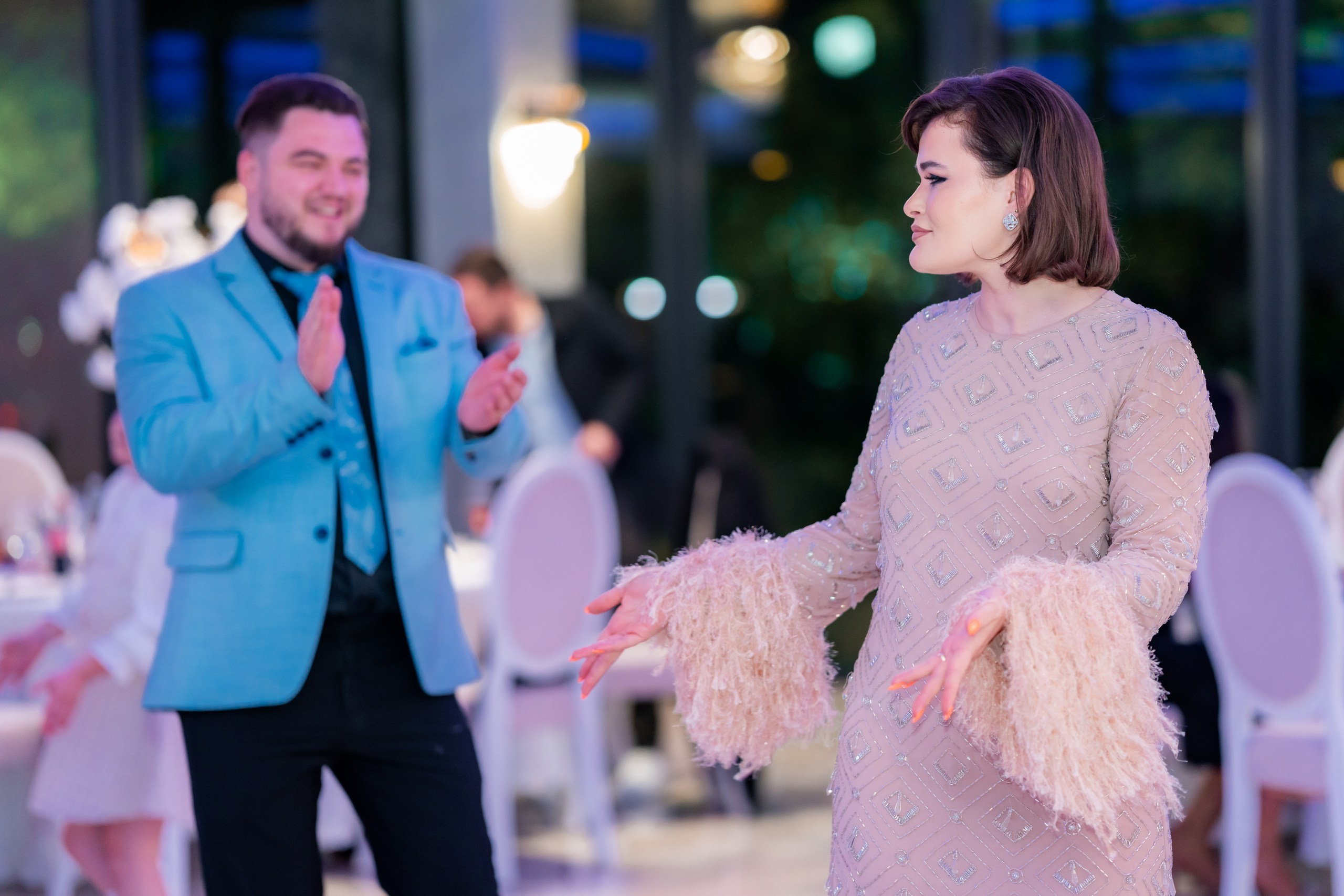 fotograf botez , fotografie botez Botoșani, fotograf Alin Chirilă, amintiri botez, fotografii botez, botez Miruna Parascheva, fotograf copii, fotografie botez în Botoșani-alt="botez , fotografie botez Alin Chirilă, amintiri botez, fotografii emoționante botez Botoșani"-- fotografii-botez-bebelus- amintiri-botez-micuț- moment-sfânt-crestinare- fotografie-emotionanta-botez- detalii-botez-bebelusi- parinti-fericiti-la-botez- fotograf-botez-profesionist- botez-in-biserica-ortodoxa- micuț-botezat-cu-emoție- zâmbete-și-lacrimi-la-botez- bebeluș-la-cristelniță- decor-botez-colorat- botez-cu-dragoste-și-credință- emotie-pura-la-botez- fotograf-botez-botosani- botez-iasi-suceava-fotograf- amintiri-nepretuite-botez-- Preotul ținându-l pe micuțul Mathias Gabriel la botez, în biserica Înălțarea Domnului, Copălău  - Detalii de la botezul lui Mathias – lumânare, trusou și icoană  - Familia lui Mathias Gabriel alături de micuț, în ziua botezului  - Portret emoționant cu mama și bebelușul în brațe, în biserică,fotograf profesionist evenimente Botoșani, Iași, Suceava, Fălticeni, Bacău, Pașcani, Roman - AlinoFotoStudio by Alin Chirilă - servicii foto nuntă, botez, cununie, ședințe foto creative, albume personalizate, fotografii emoționante și calitative pentru cele mai importante momente din viață,fotograf nuntă Botoșani Alin Chirilă,  ședință foto botez Iași - AlinoFotoStudio,  servicii fotograf profesionist evenimente Suceava,  fotograf cununie civilă Fălticeni - Alin Chirilă,  album foto nuntă personalizat Bacău.“Bebeluș botezat în biserică, ținut în brațe de nași”	•	“Detaliu cu lumânarea de botez decorată cu flori albe”	•	“Părinți emoționați alături de copilul lor la ceremonia de botez”	•	“Masa festivă de botez cu decor tematic și tort personalizat”	•	“Momentul în care preotul toarnă apă sfințită pe fruntea bebelușului”	“Bebeluș în rochie albă de botez, zâmbind în brațele mamei”	•	“Detaliu cu cruciulița de botez așezată pe o pernă de satin”	•	“Părinți și nași aprinzând lumânările în timpul ceremoniei de botez”	•	“Tort de botez decorat cu figurine tematice și numele copilului”	•	“Copil botezat dormind liniștit în pătuțul decorat festiv”	•	“Momentul în care preotul binecuvântează copilul în fața altarului”	•	“Invitați adunându-se în jurul mesei festive la petrecerea de botez”	•	“Bebeluș ținând în mână o jucărie personalizată primită la botez”	•	“Familie fericită pozând împreună după ceremonia de botez”	•	“Decor tematic cu baloane și flori la locația petrecerii de botez” fotograf Botoșani fotograf evenimente fotograf botez Alin Chirila fotograf alinofotostudio.fotograf botez Amelis Maria, fotografie botez Botoșani, fotograf Alin Chirilă, amintiri botez, fotografii botez, botez Amelis Maria, fotograf copii, fotografie botez în Botoșani,