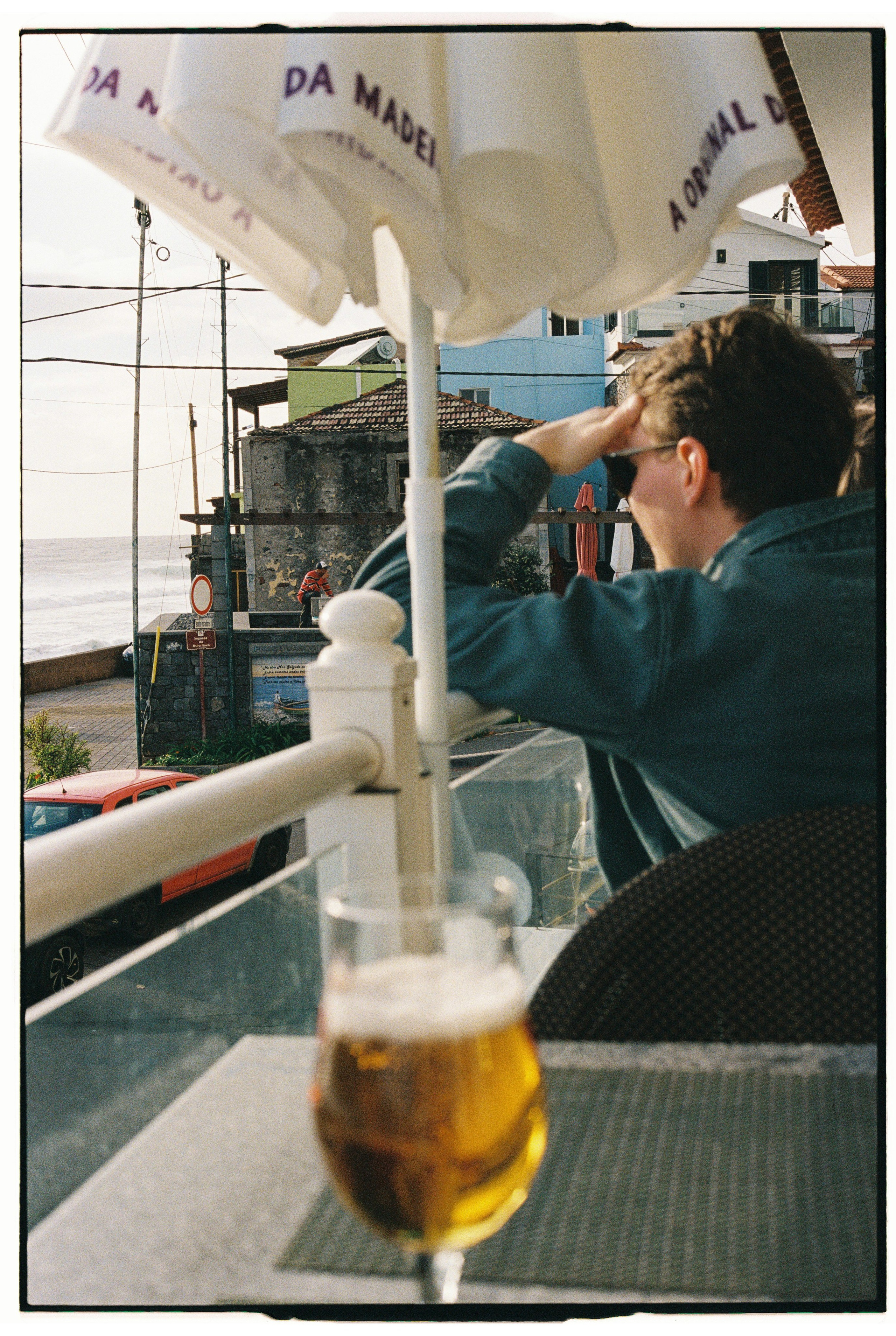 Balcony with a view of the Atlantic. Portrait photographer in Madeira — Marina Shtukina