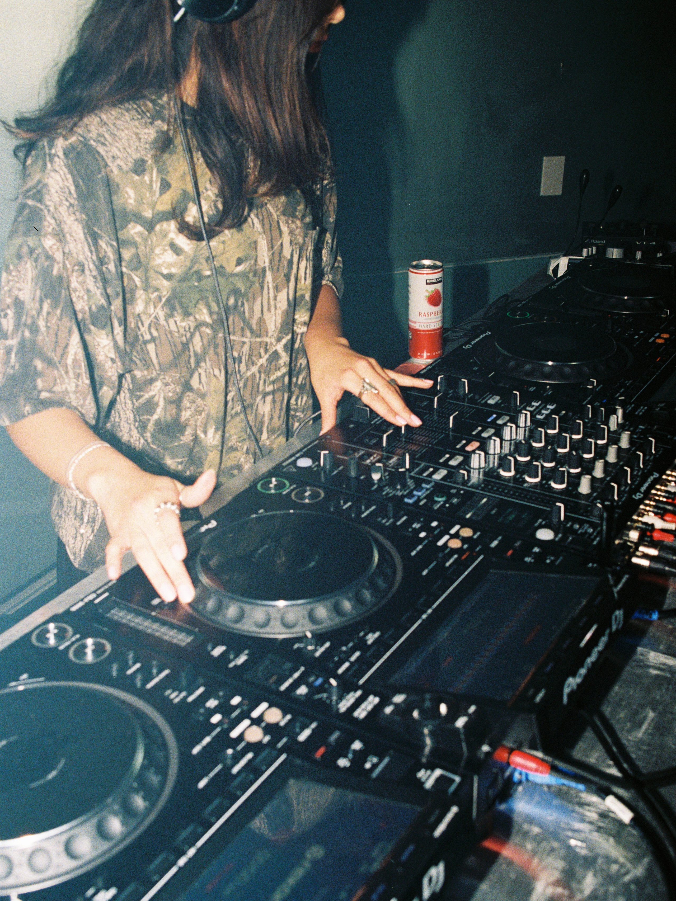 MUSIC AND EVENT. 35mm Photography by Brad Zgonena based in Chicago, IL