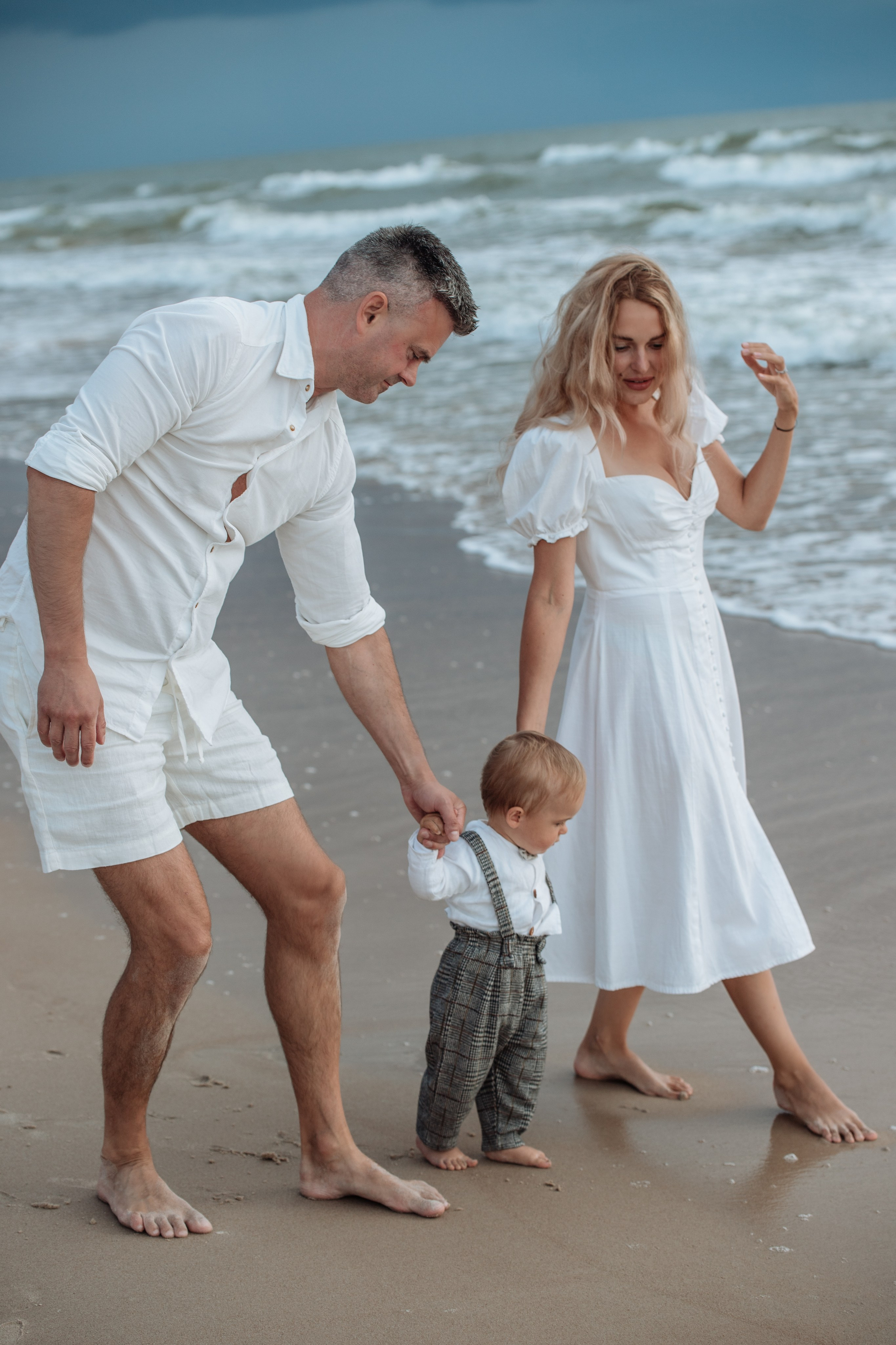 Jolita, Rolandas ir Manuel. Wedding, christening and family photographers in Vilnius, Lithuania