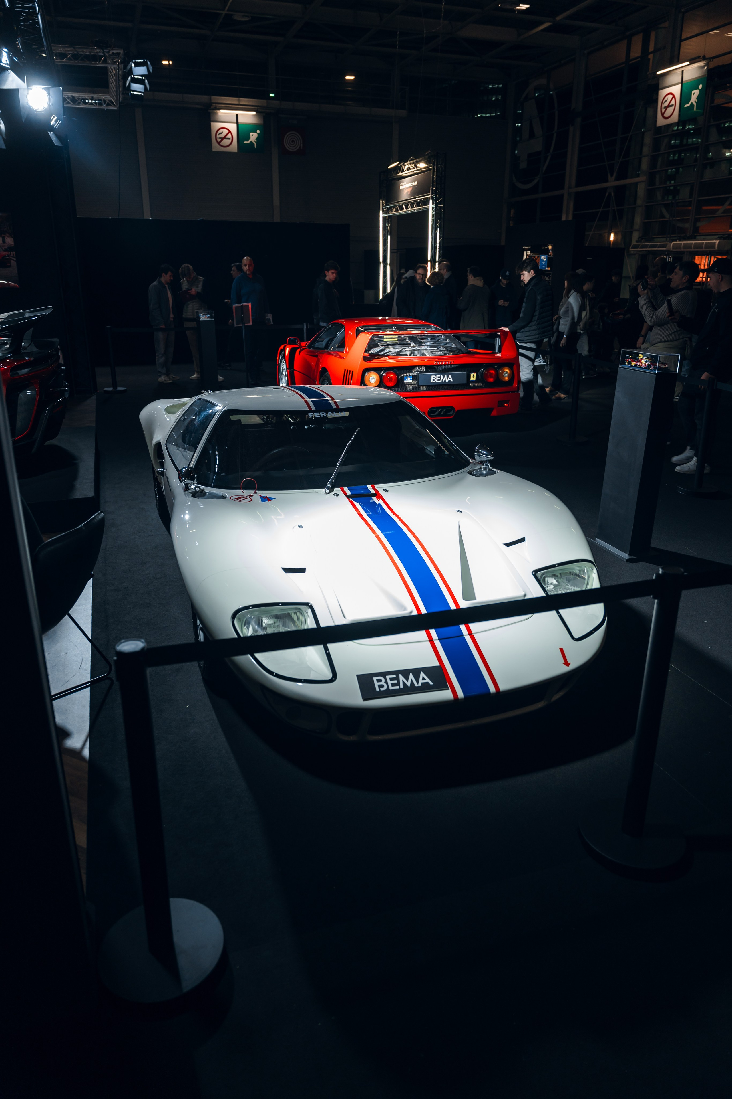 Retromobile 2026. Photographe de voitures à Paris — Vitalii Motruk