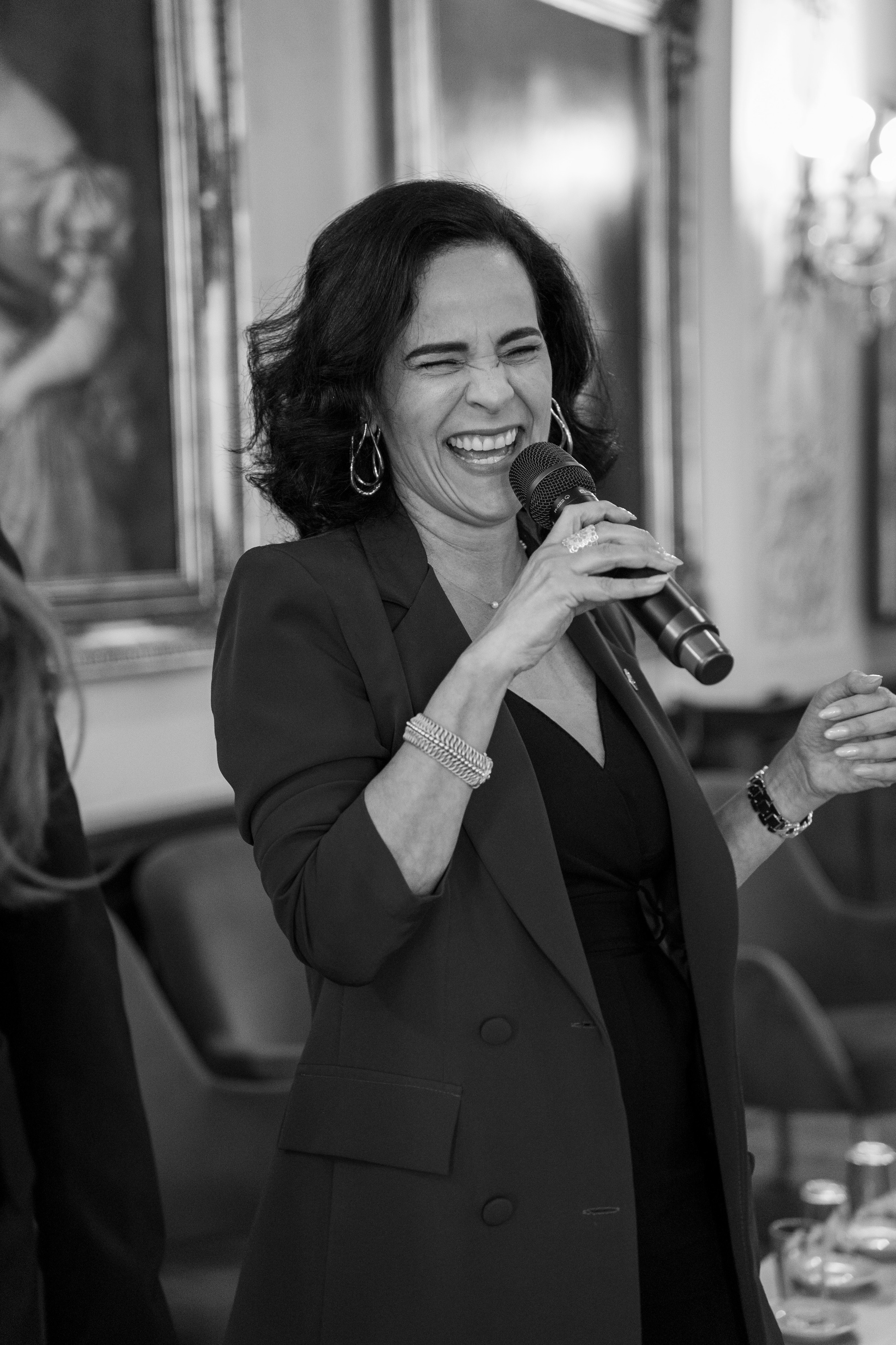 Evento — Mulheres de Negócios de Língua Portuguesa. Frames by Giovani Braga