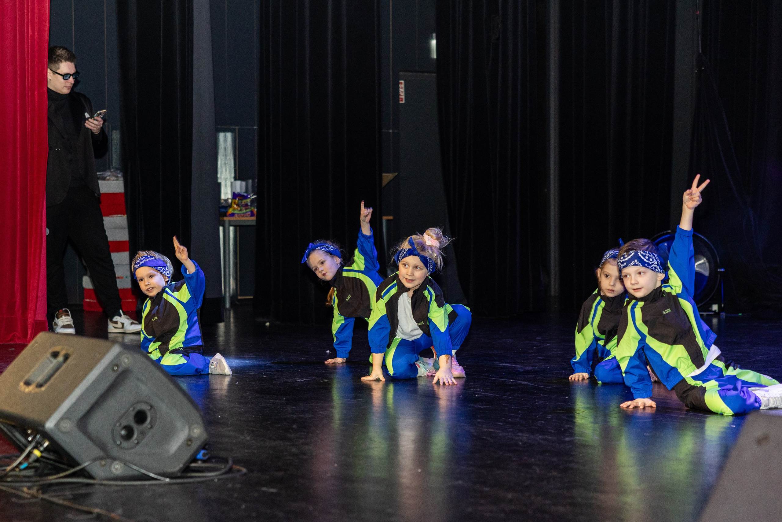 LEO DANCE SHOW WINTER 2025. Семейный и детский фотограф в Варшаве Мила Бобровская