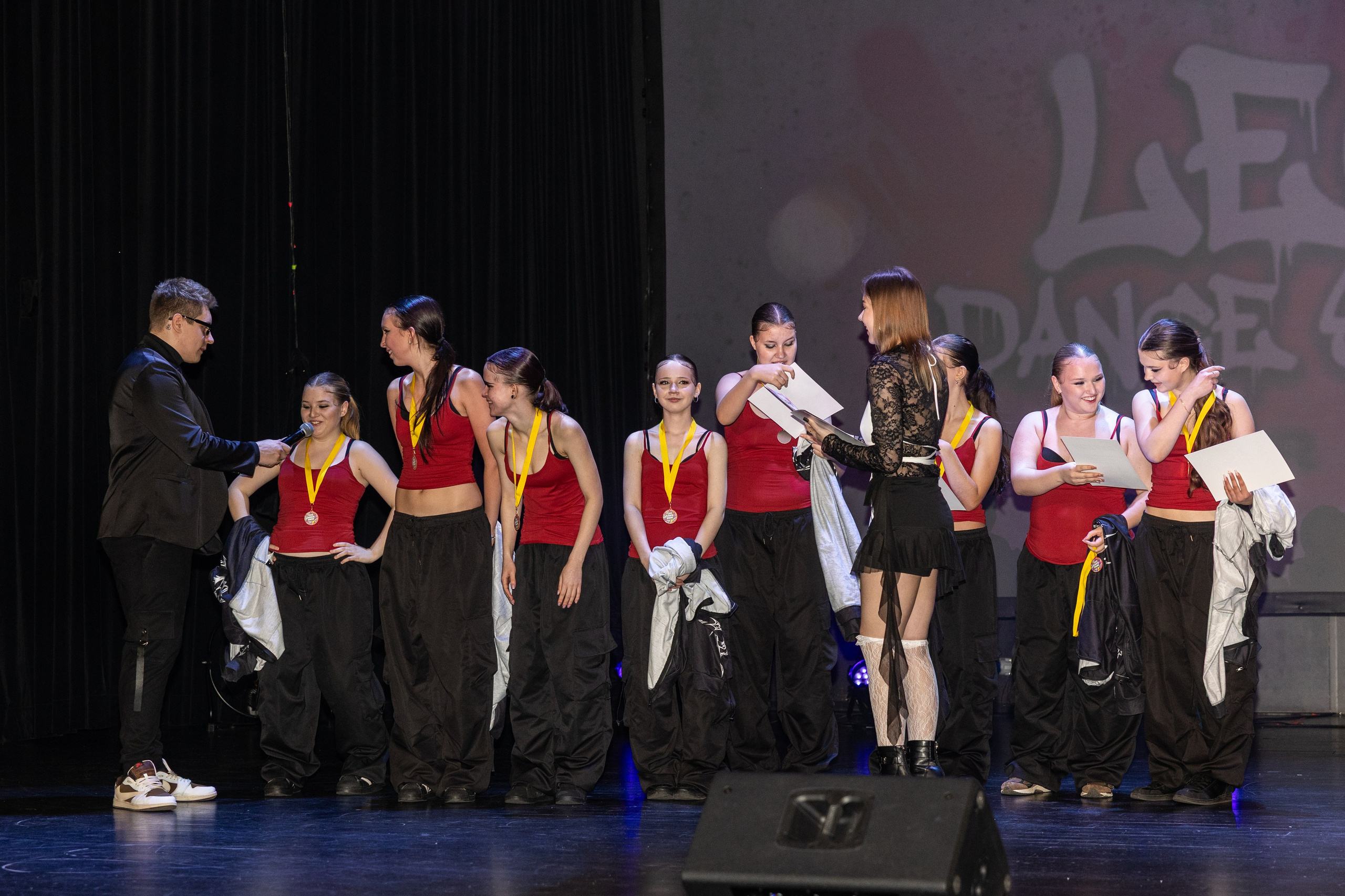 LEO DANCE SHOW WINTER 2025. Семейный и детский фотограф в Варшаве Мила Бобровская