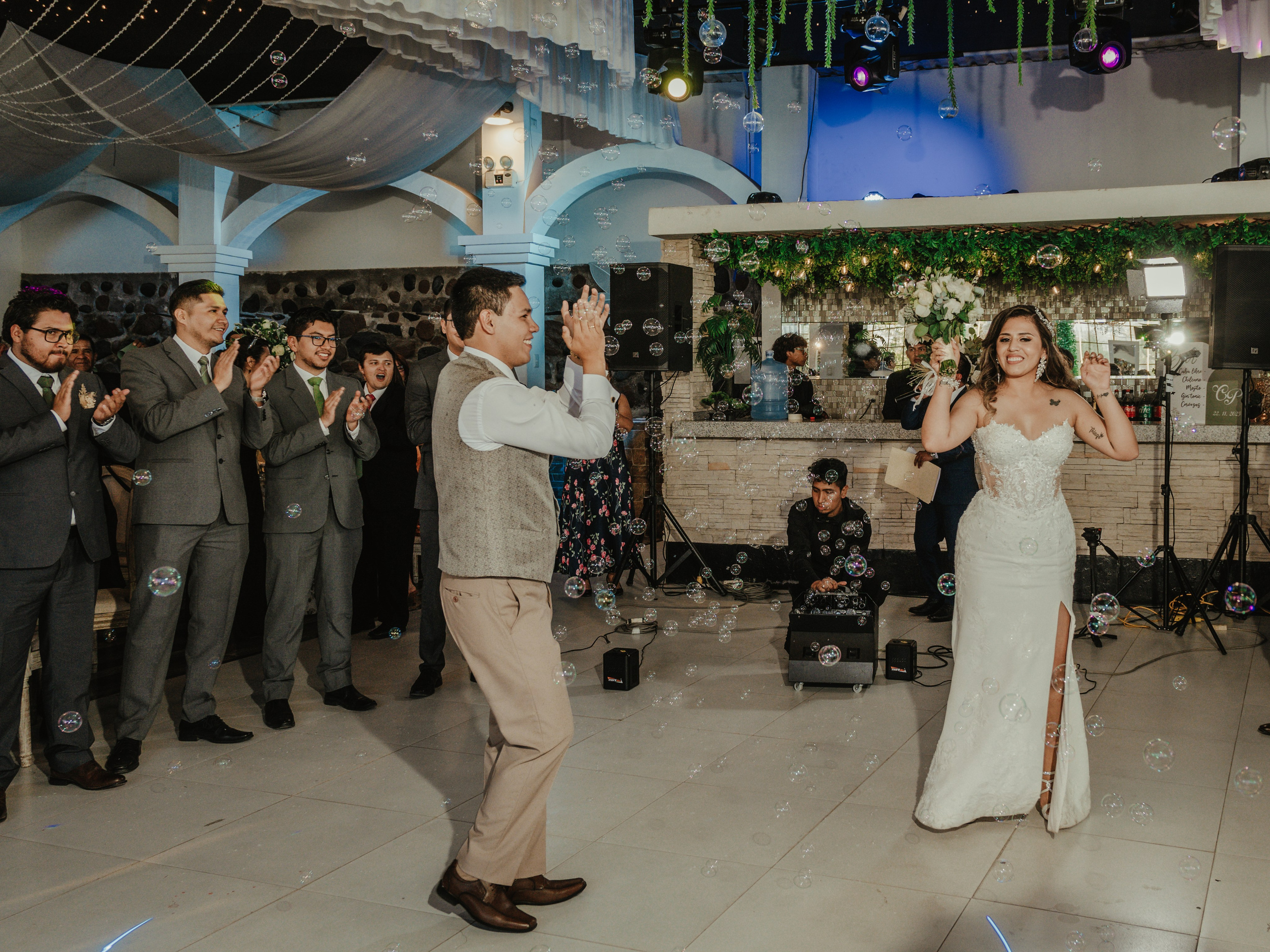 CARLA Y MARIO BODA RELIGIOSA. Studio KVTA | Fotografía y Video de Bodas en Arequipa