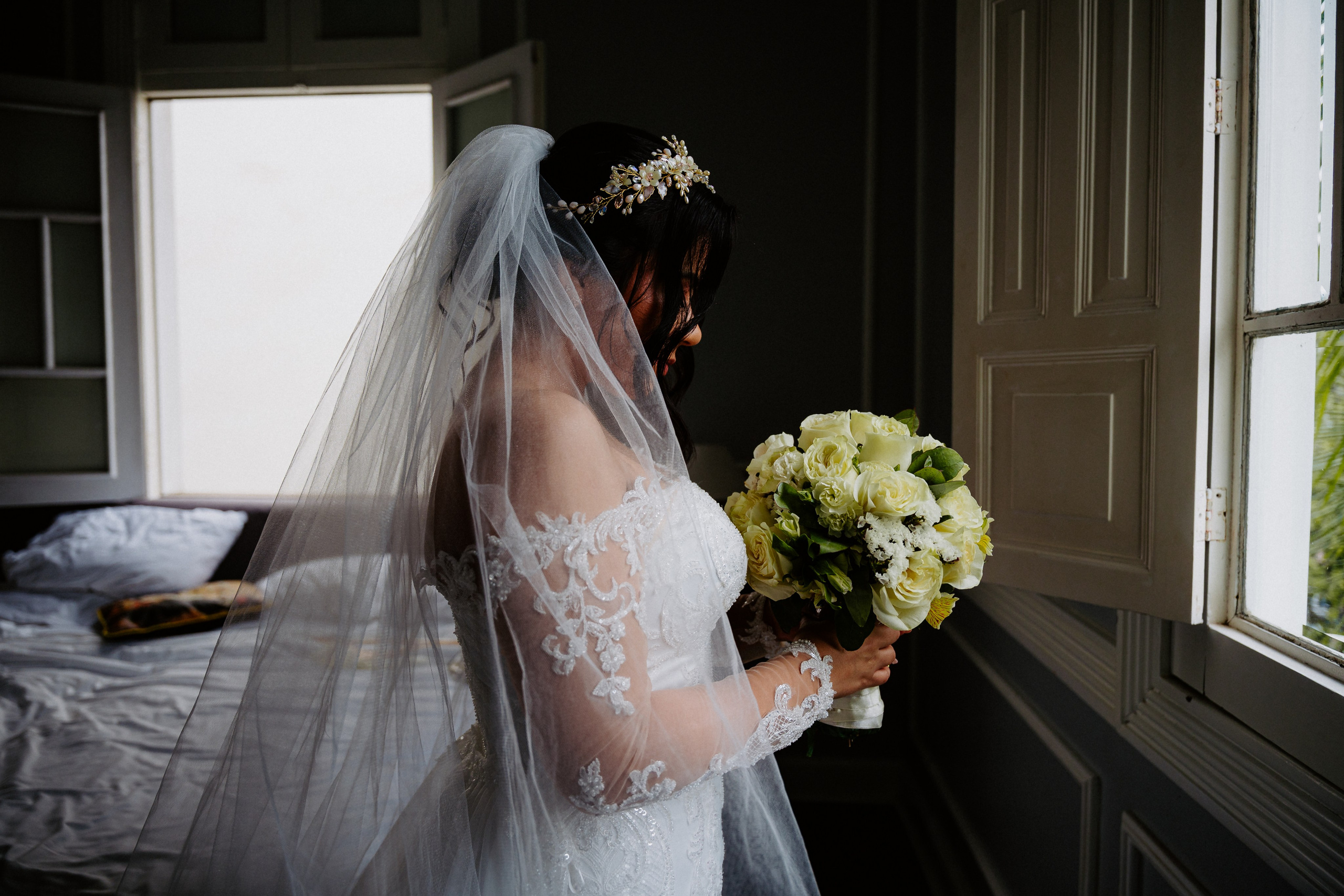 Perspectiva de la novia. Fotógrafo de Bodas en Lima | Ronhy Altamirano. Fotografía narrativa y cinematográfica para bodas, quinceañeras y eventos exclusivos