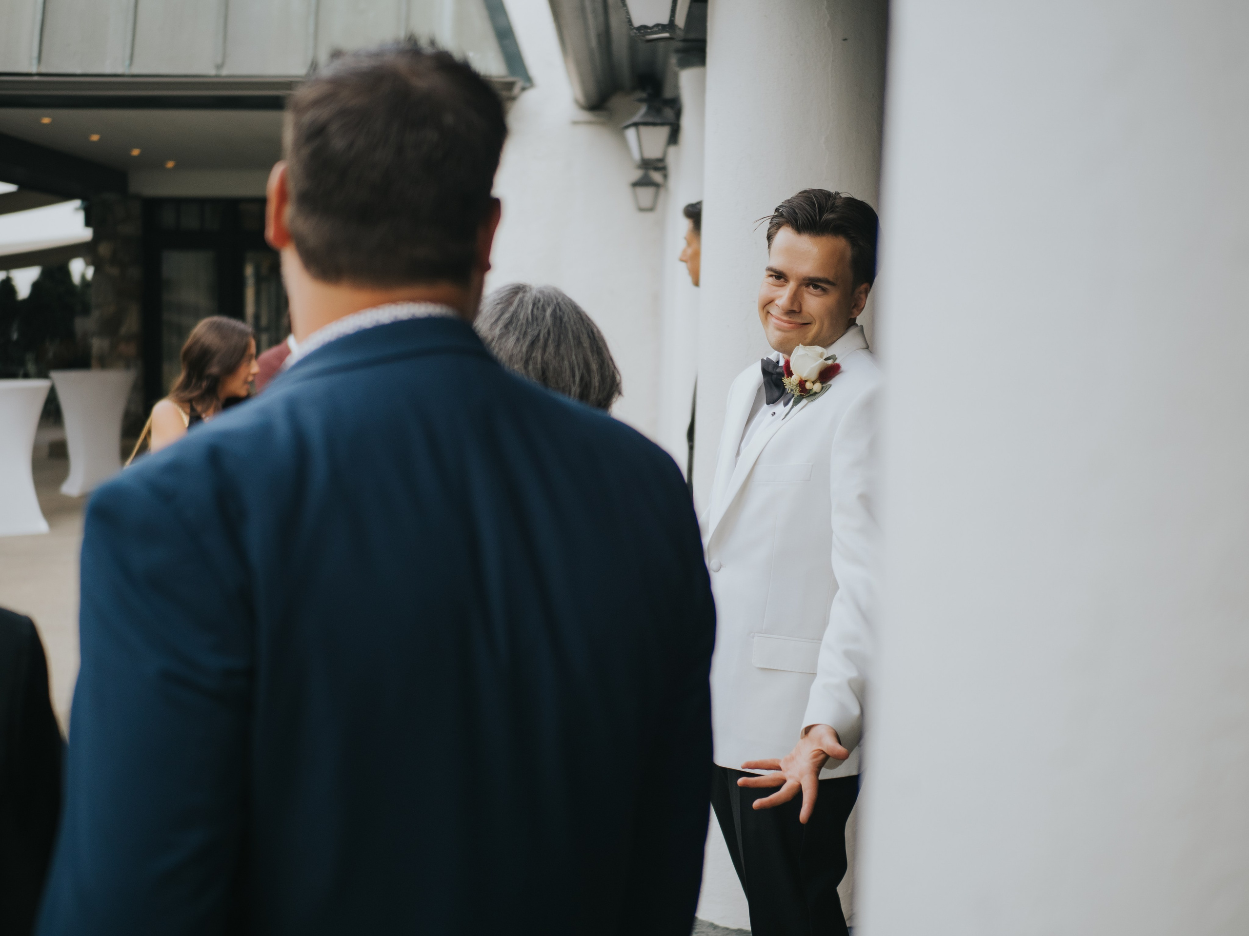 Wedding of Cassandra and Loïc in Beaconsfield, Montreal. Wedding and Family Photography Montreal Muriel Oe Photo