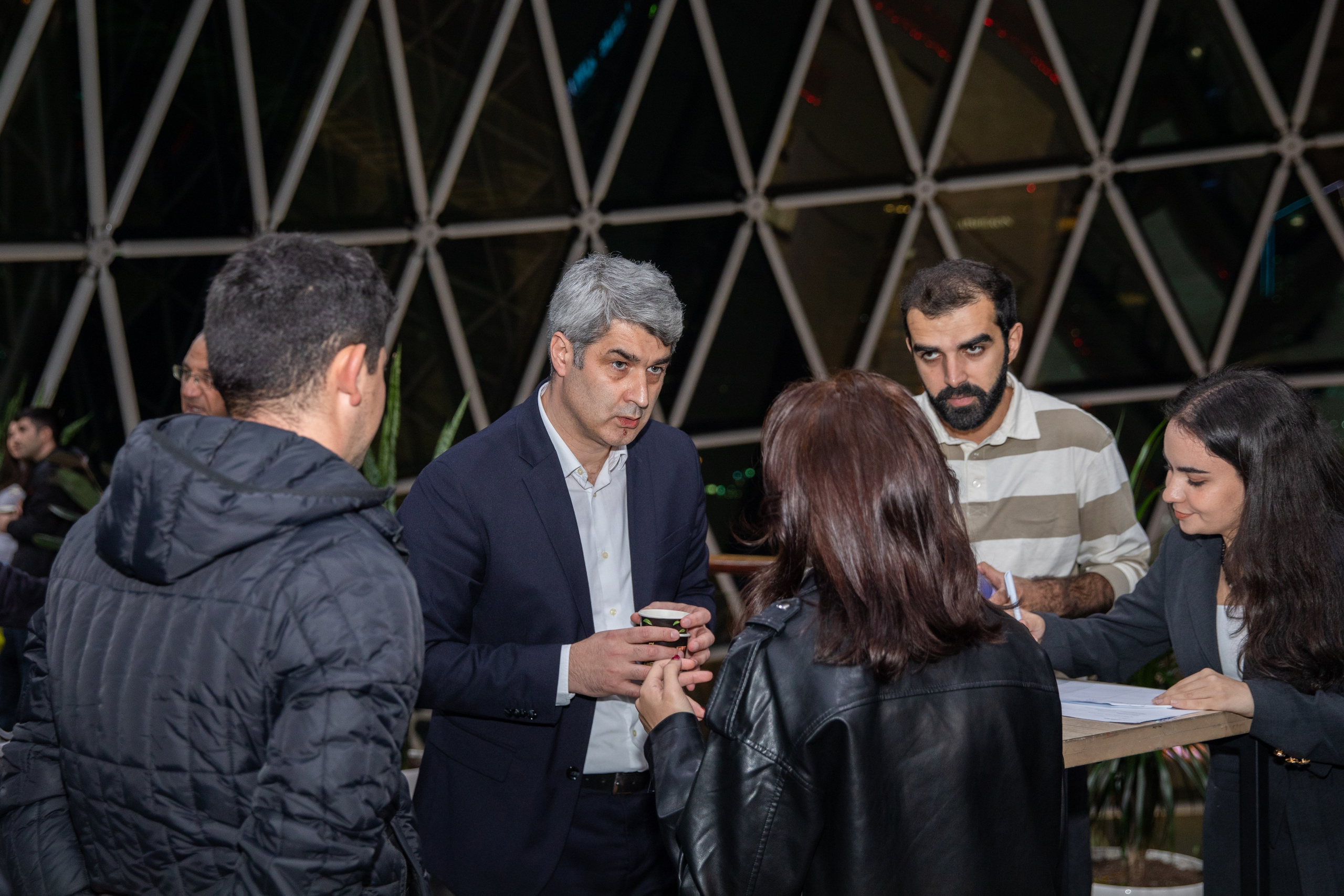 “Astronomiyada Əsas Anlayışlar” kitabının və “Fəza və Zamanın Elçiləri” filminin təqdimatı. Həvəskar Astronomlar Cəmiyyəti — Astronomy.az