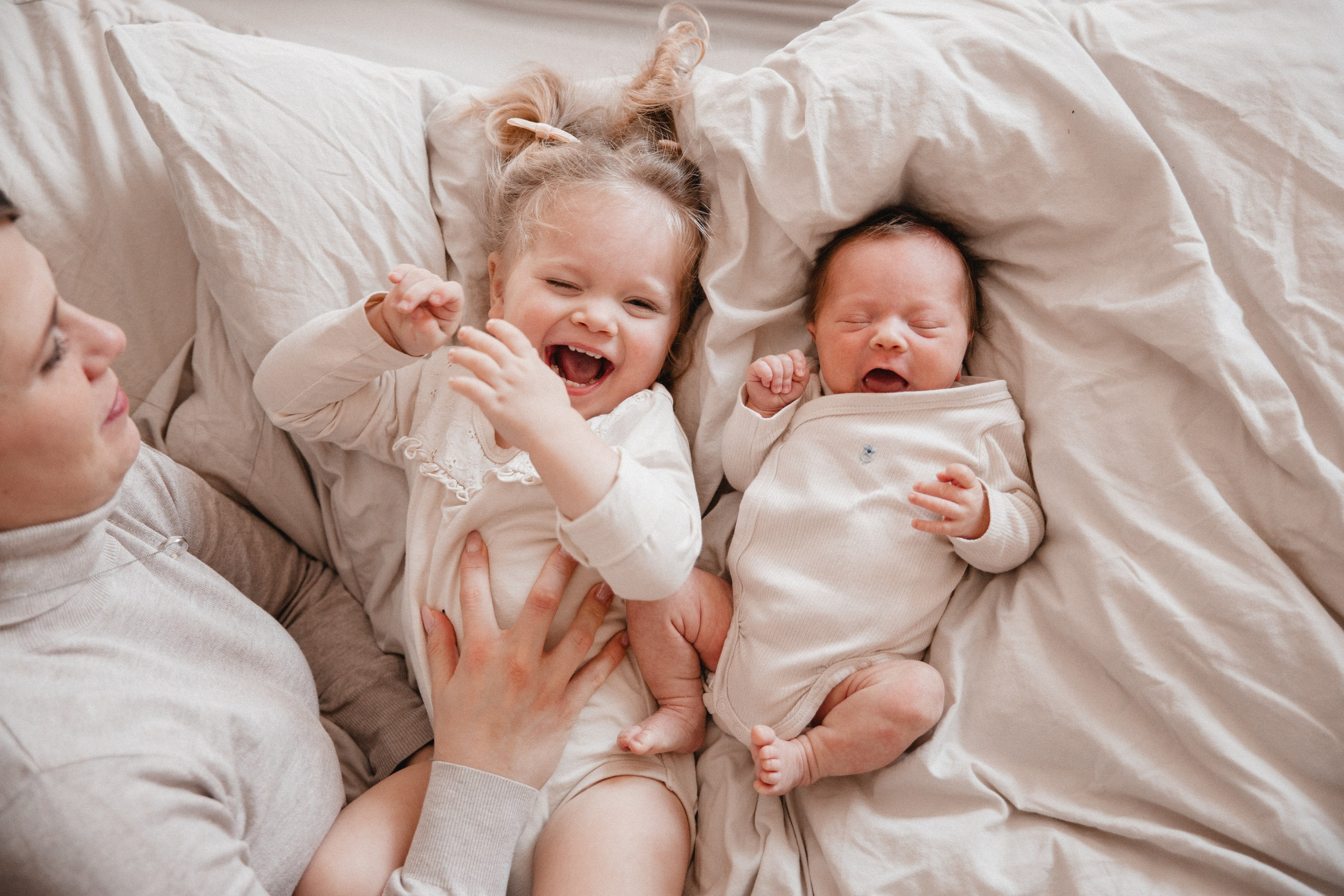 Neugeborenenfotos Zuhause. Hochzeitsfotografie |Hochzeitsfotograf Bochum | Hochzeitsfotograf Dortmund | Hochzeitsfotograf Essen | Hochzeitsfotograf Ruhrgebiet