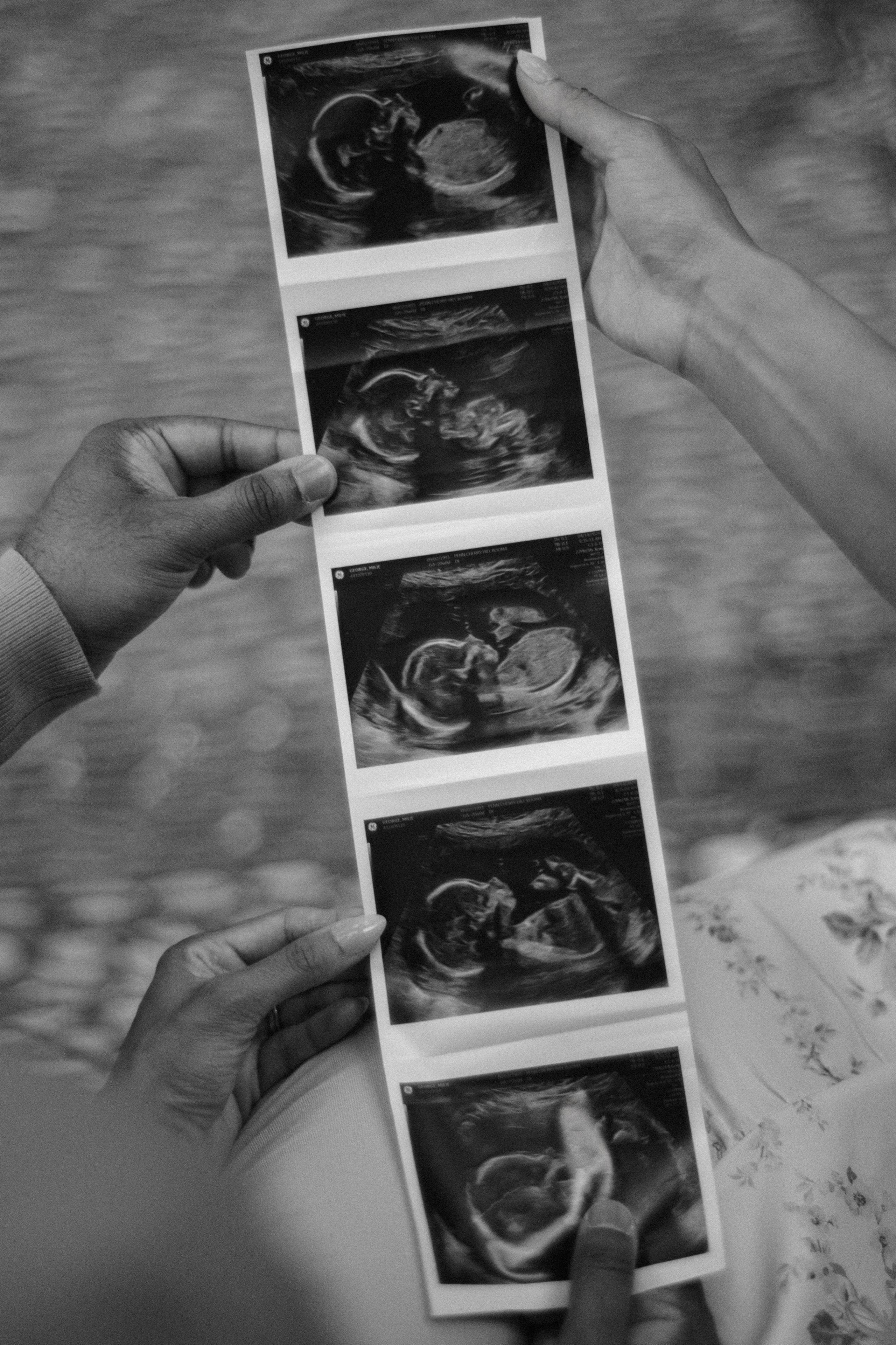 Jefin and Millie’s announcement. Photographer in Greece Kristina