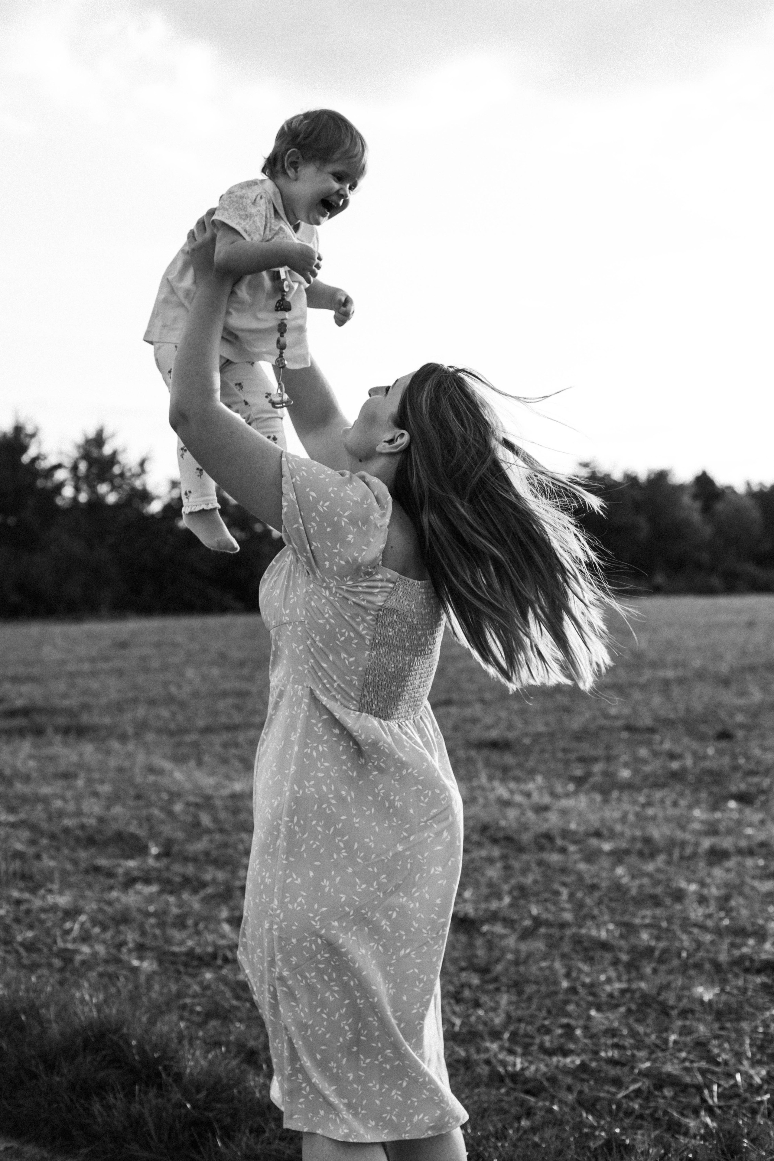 Lina & Julia. Natalia Belov Familien - und Hochzeitsfotografin