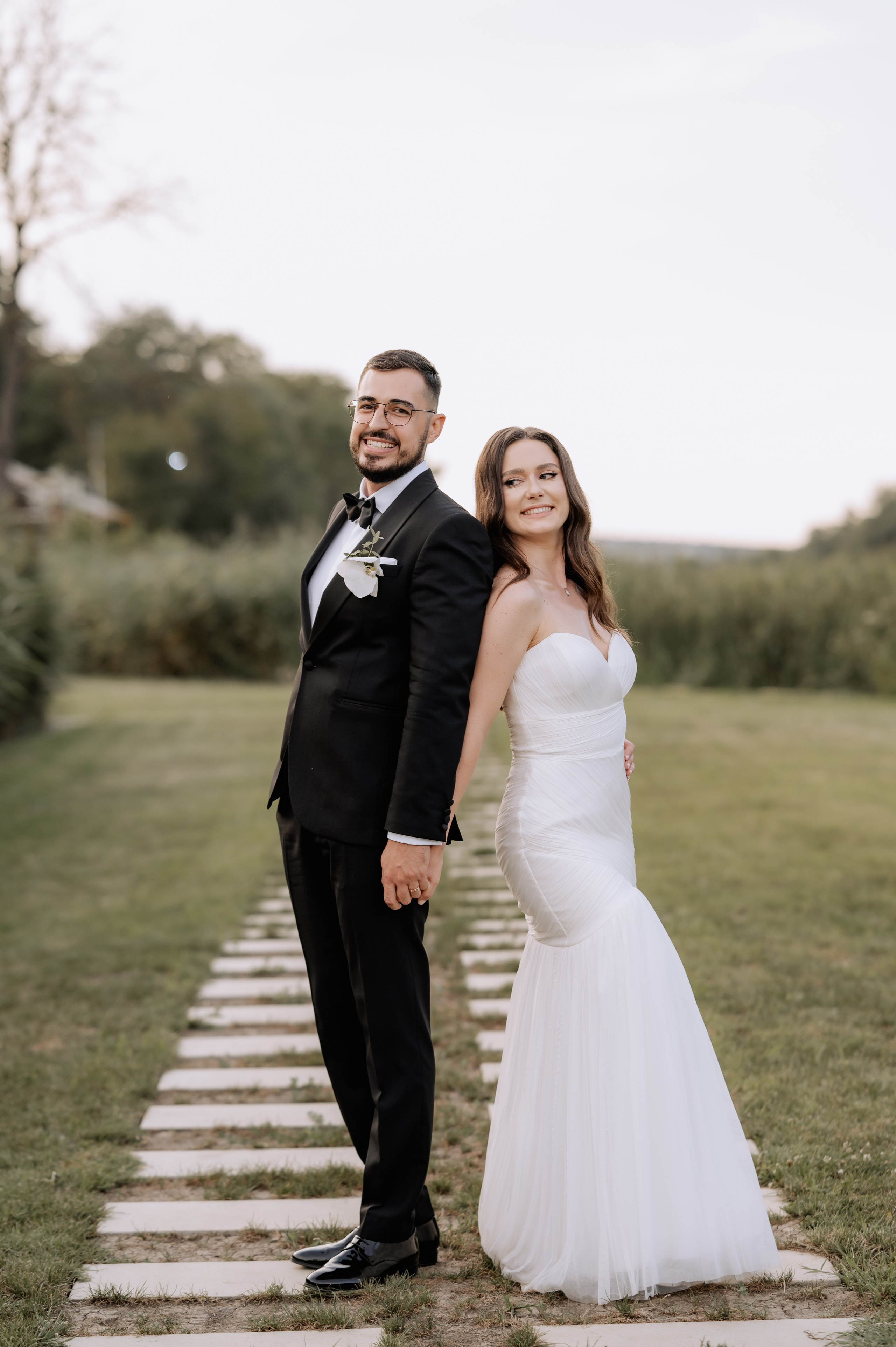 Cununie civila in aer liber , artificii de zi colorate , decor nunta , nunta la Hotel Traian. Proud Vision Weddings | Wedding Photography & Film — Servicii profesionale Foto Video Nunta Iasi