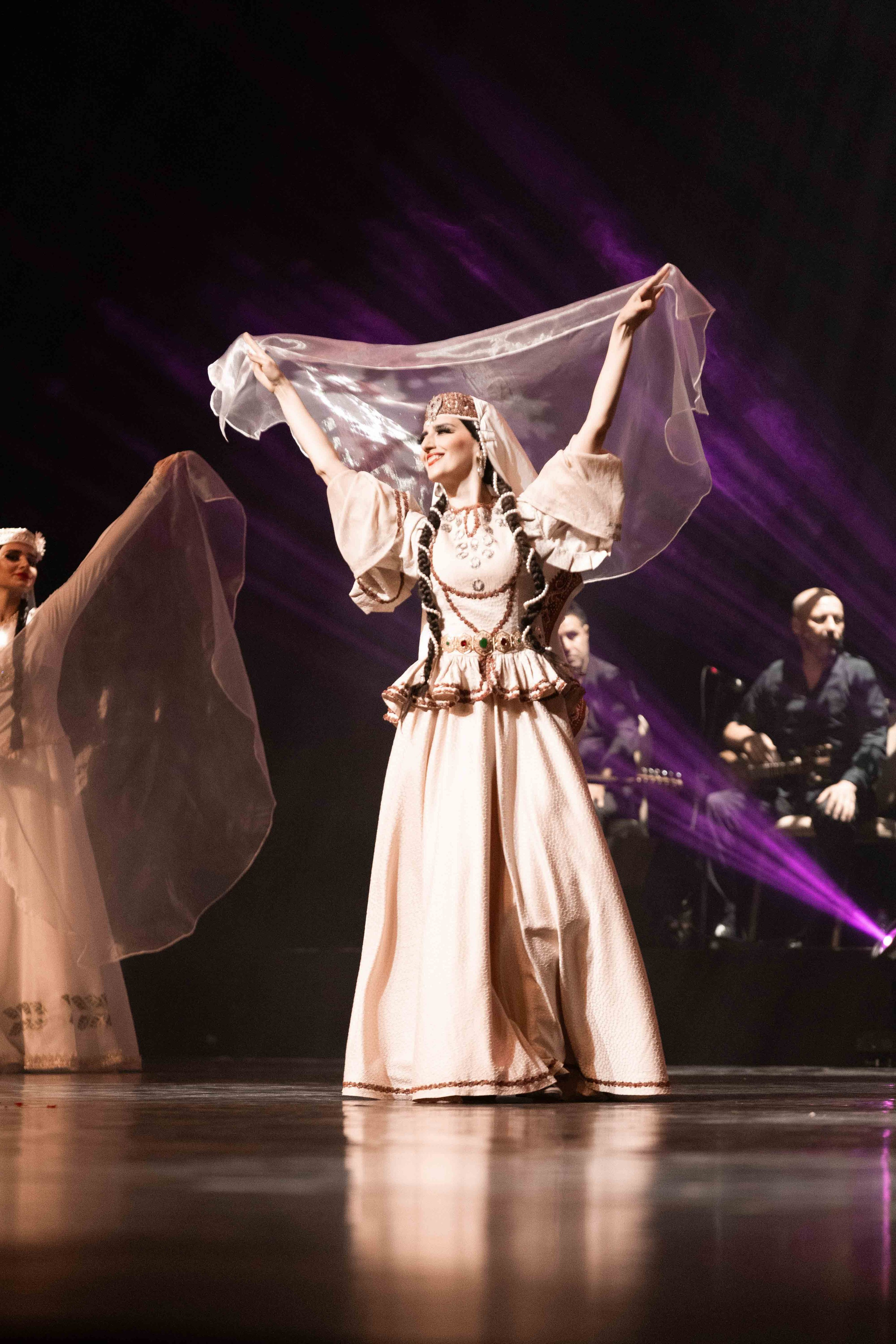 STATE DANCE ENSEMBLE. Wedding&Event photographer Ismail Rzayev in Baku