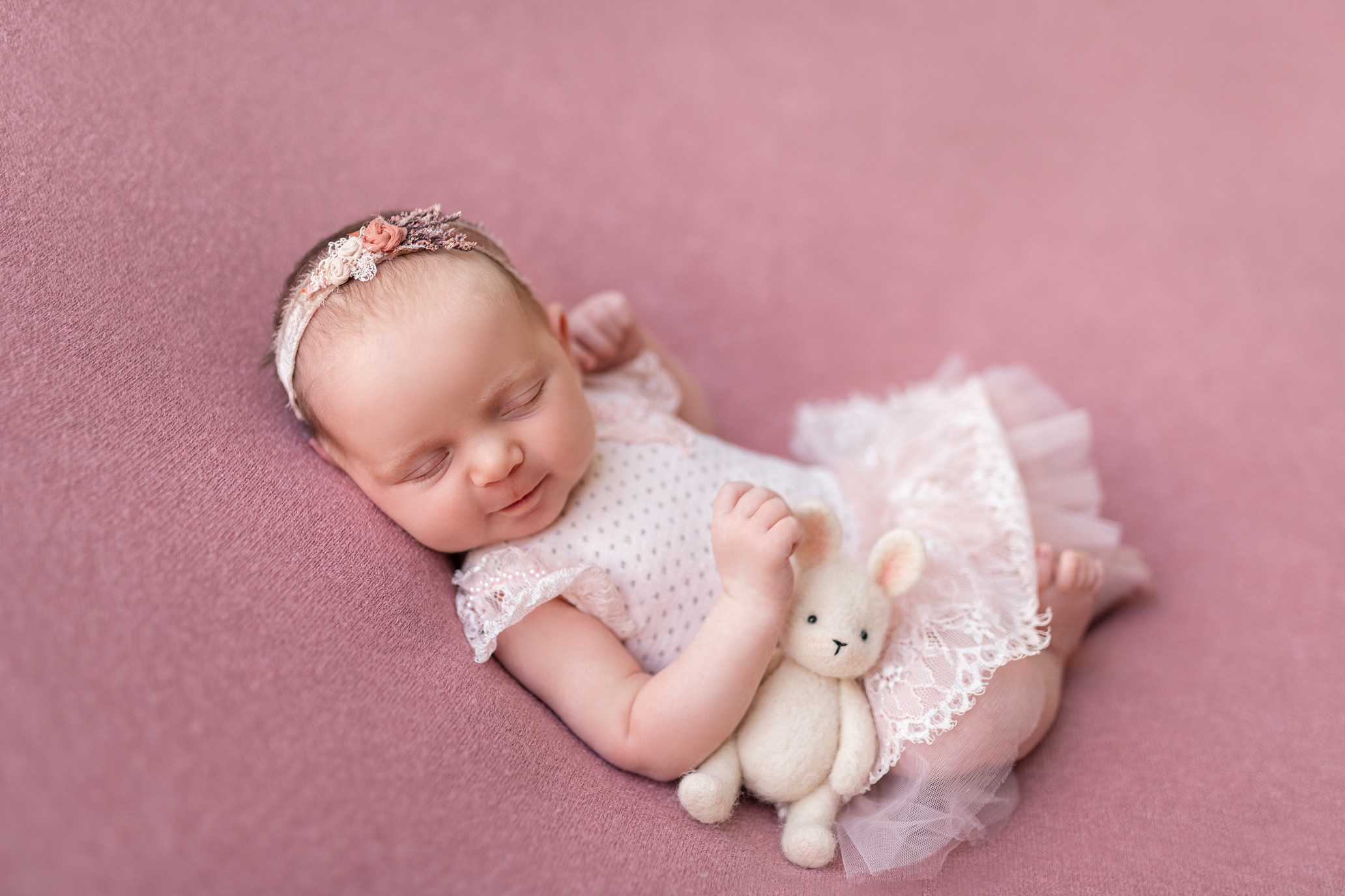 ניו בורן. צילומי הריון, ניו בורן, גיל שנה בראשון לציון -Jenya Rosso Photography