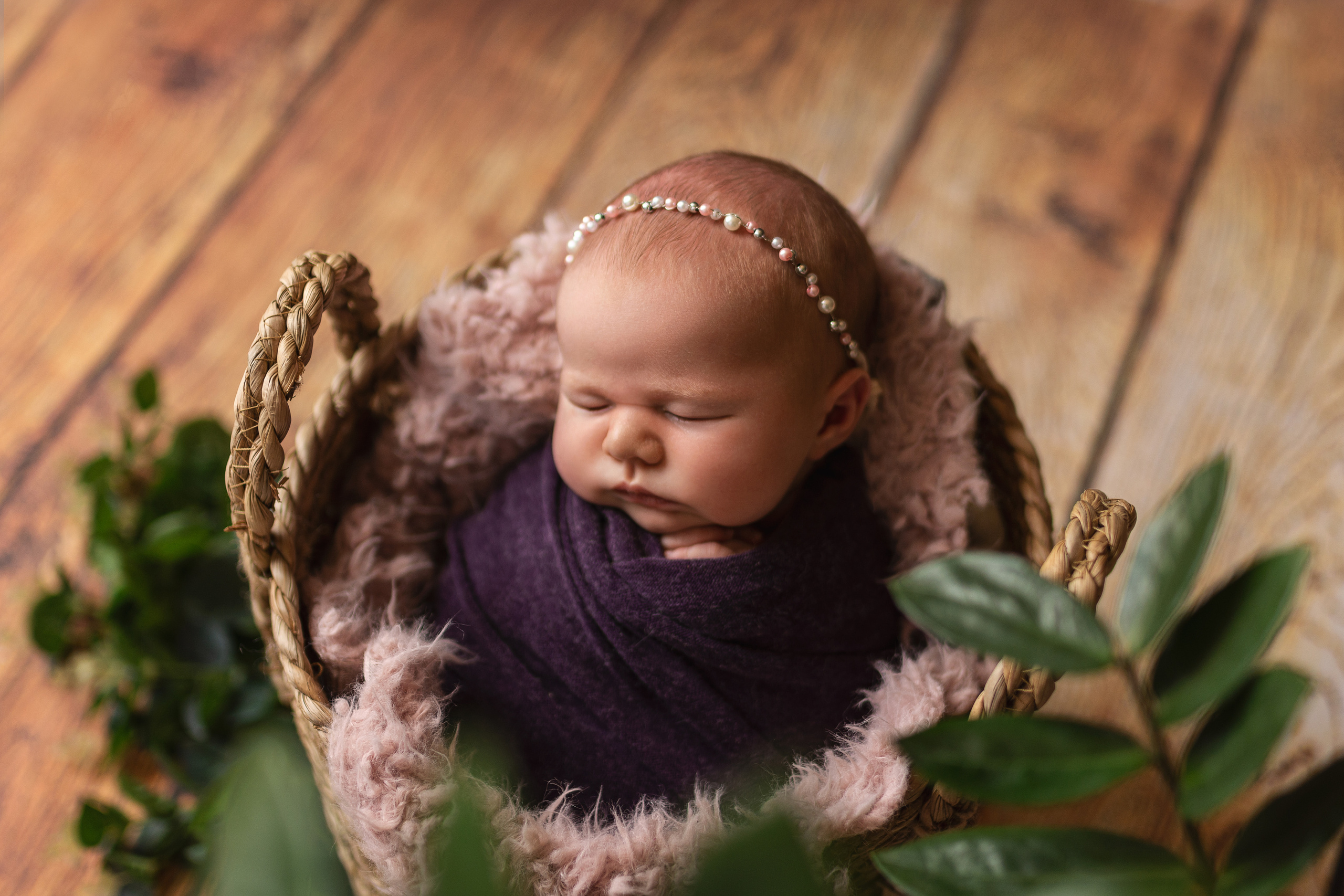 ניו בורן. צילומי הריון, ניו בורן, גיל שנה בראשון לציון -Jenya Rosso Photography