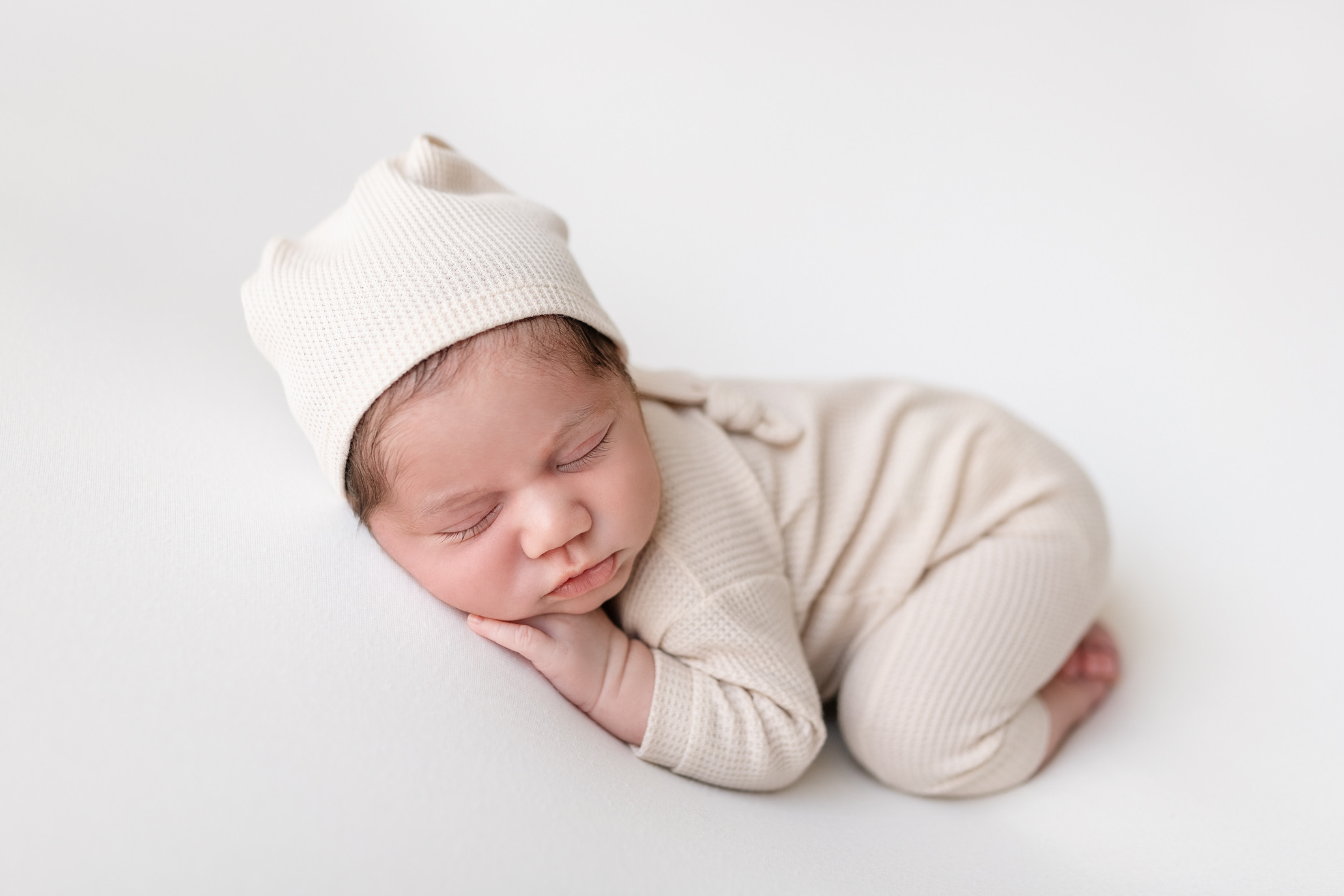 ניו בורן. צילומי הריון, ניו בורן, גיל שנה בראשון לציון -Jenya Rosso Photography