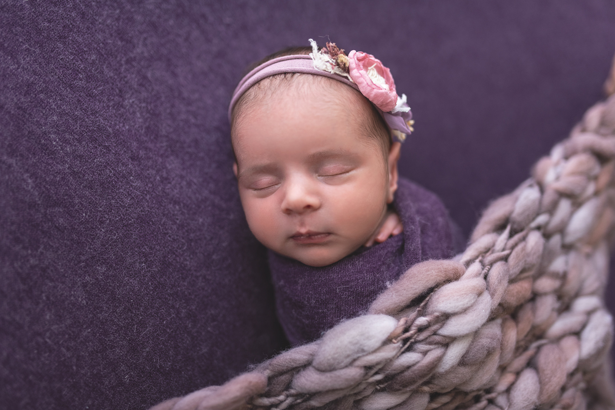 ניו בורן. צילומי הריון, ניו בורן, גיל שנה בראשון לציון -Jenya Rosso Photography