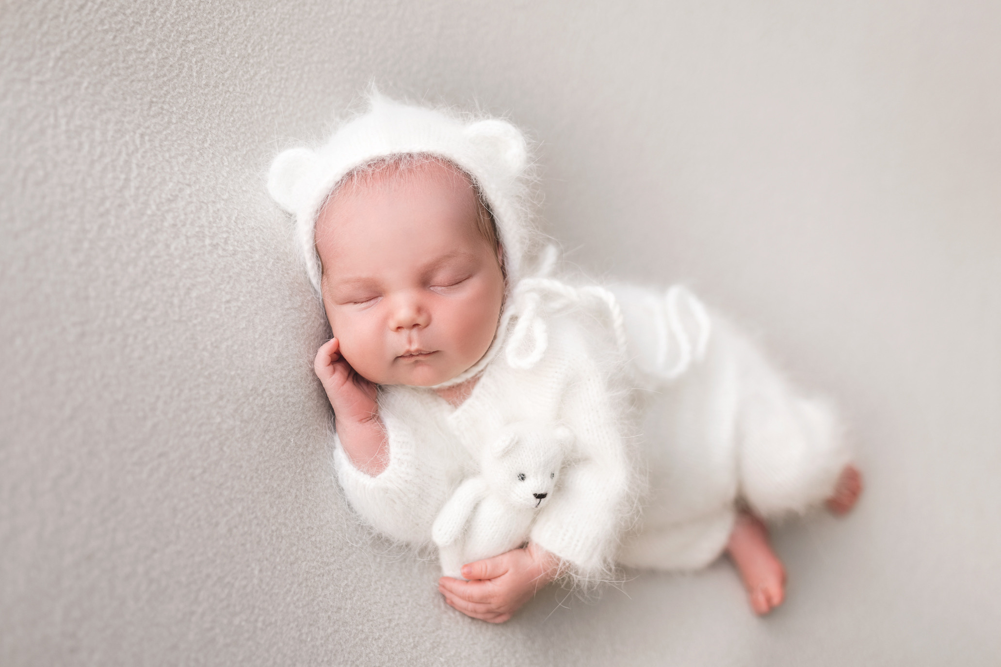 ניו בורן. צילומי הריון, ניו בורן, גיל שנה בראשון לציון -Jenya Rosso Photography