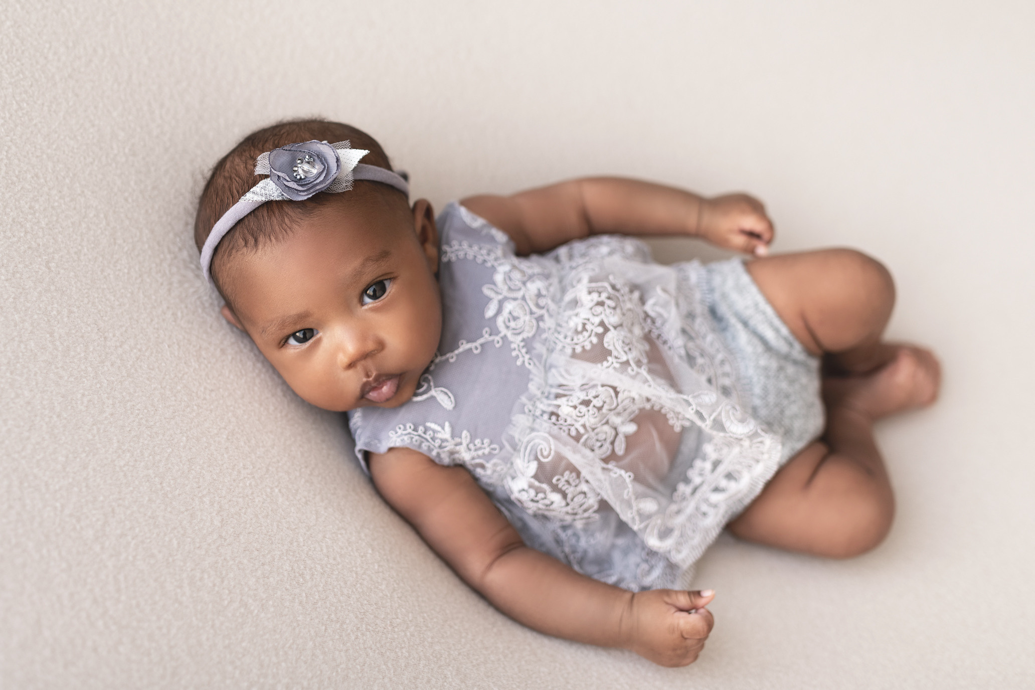 ניו בורן. צילומי הריון, ניו בורן, גיל שנה בראשון לציון -Jenya Rosso Photography