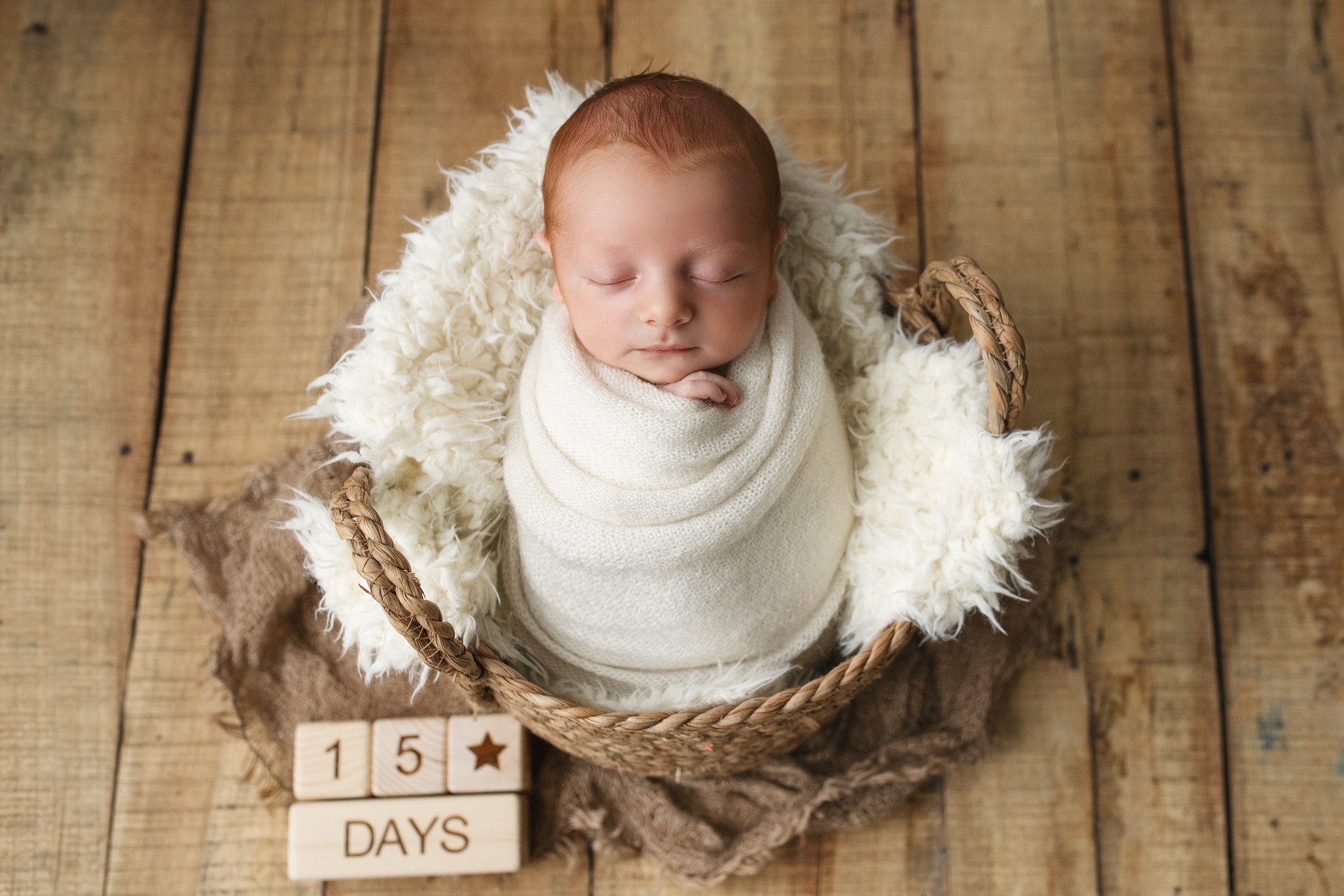 ניו בורן. צילומי הריון, ניו בורן, גיל שנה בראשון לציון -Jenya Rosso Photography