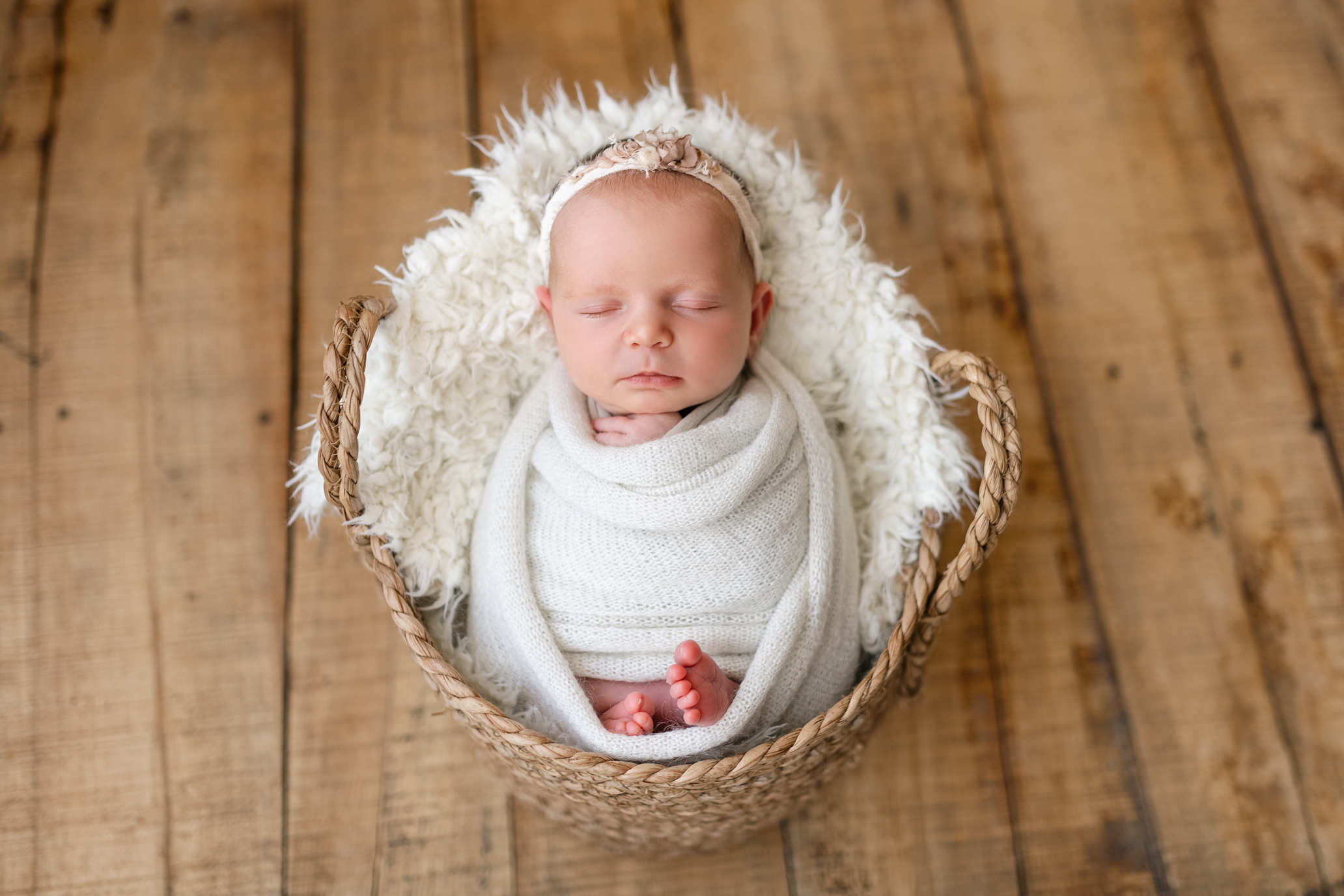 ניו בורן. צילומי הריון, ניו בורן, גיל שנה בראשון לציון -Jenya Rosso Photography