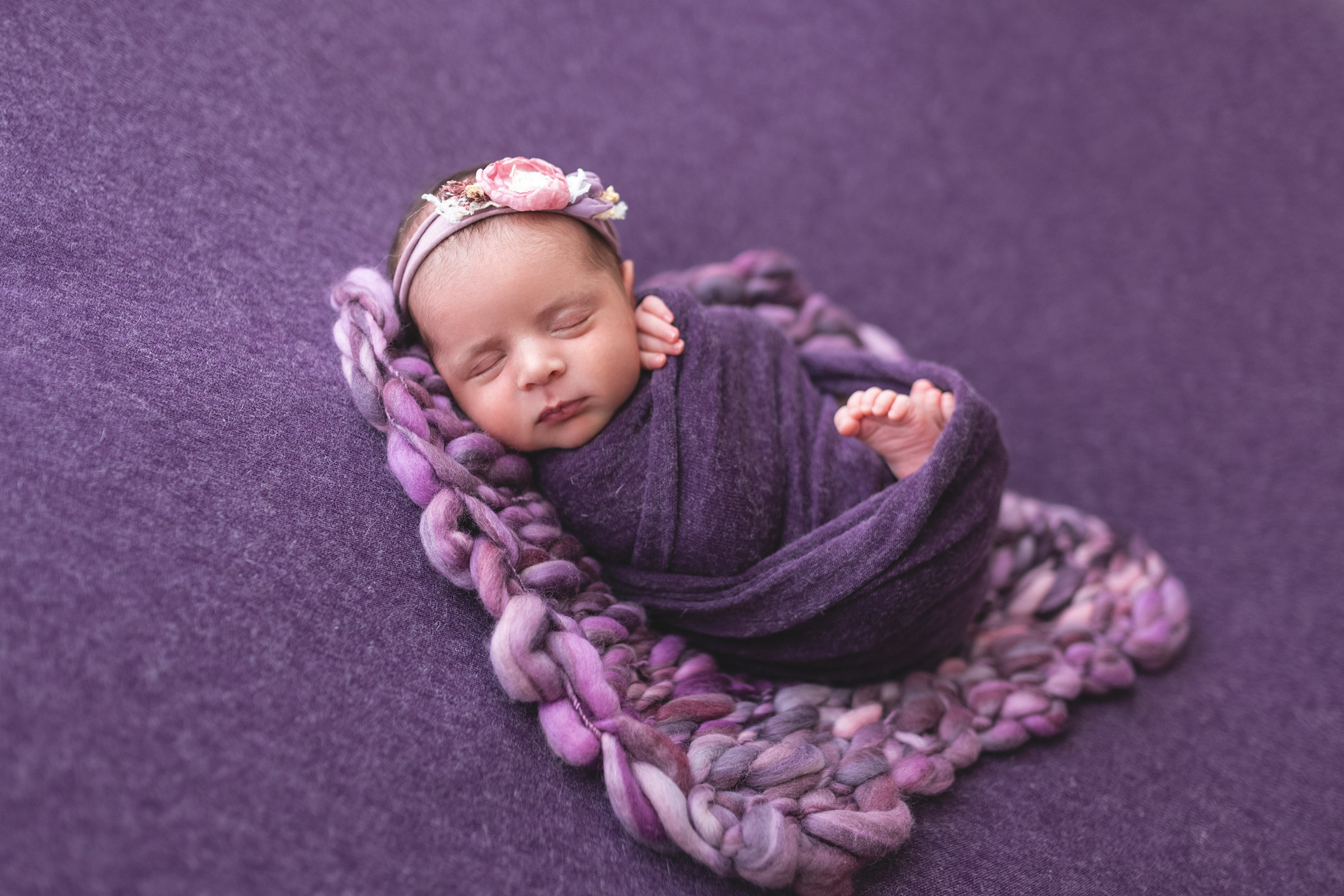 ניו בורן. צילומי הריון, ניו בורן, גיל שנה בראשון לציון -Jenya Rosso Photography